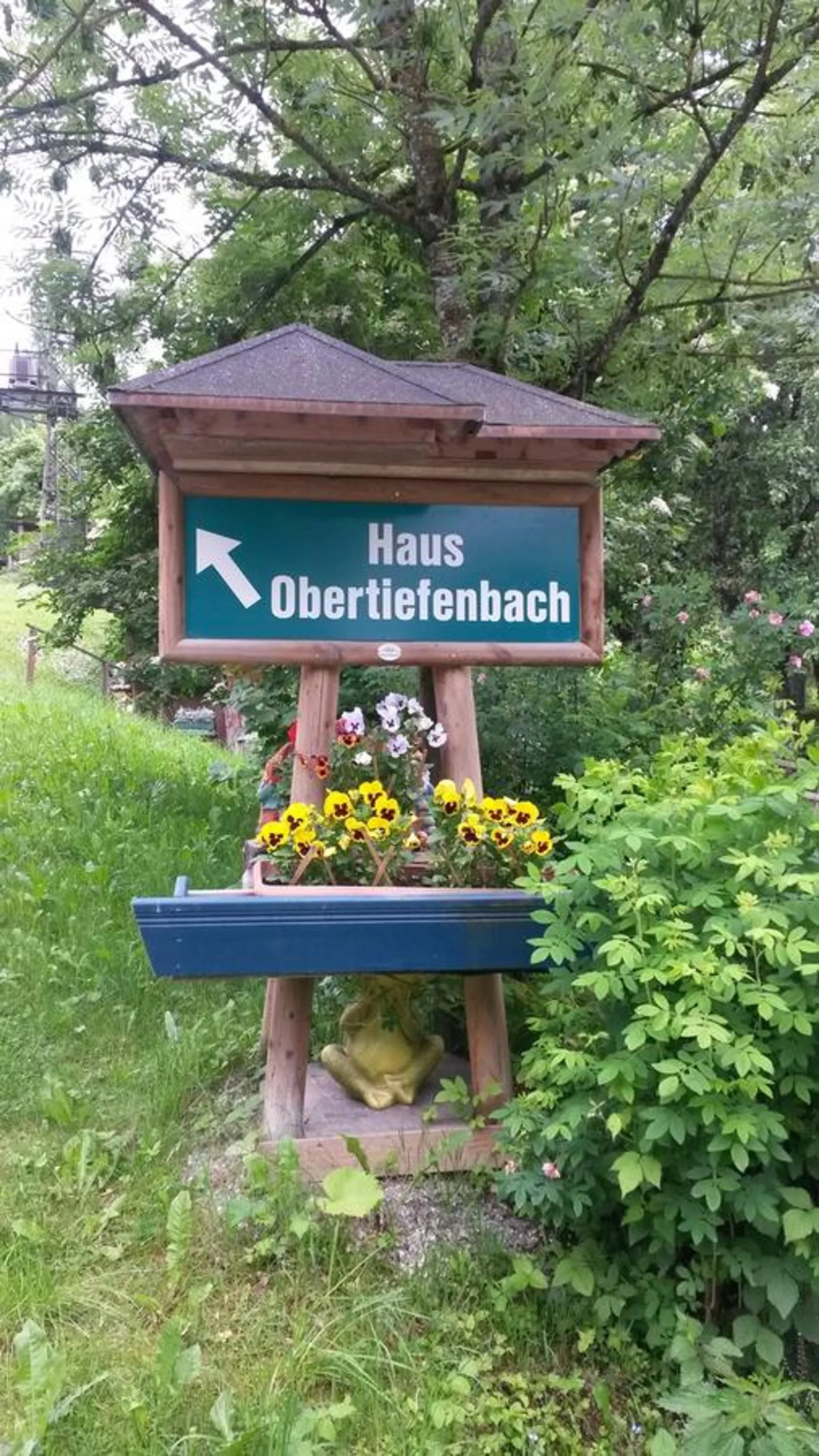 Property logo or sign in Haus Obertiefenbach