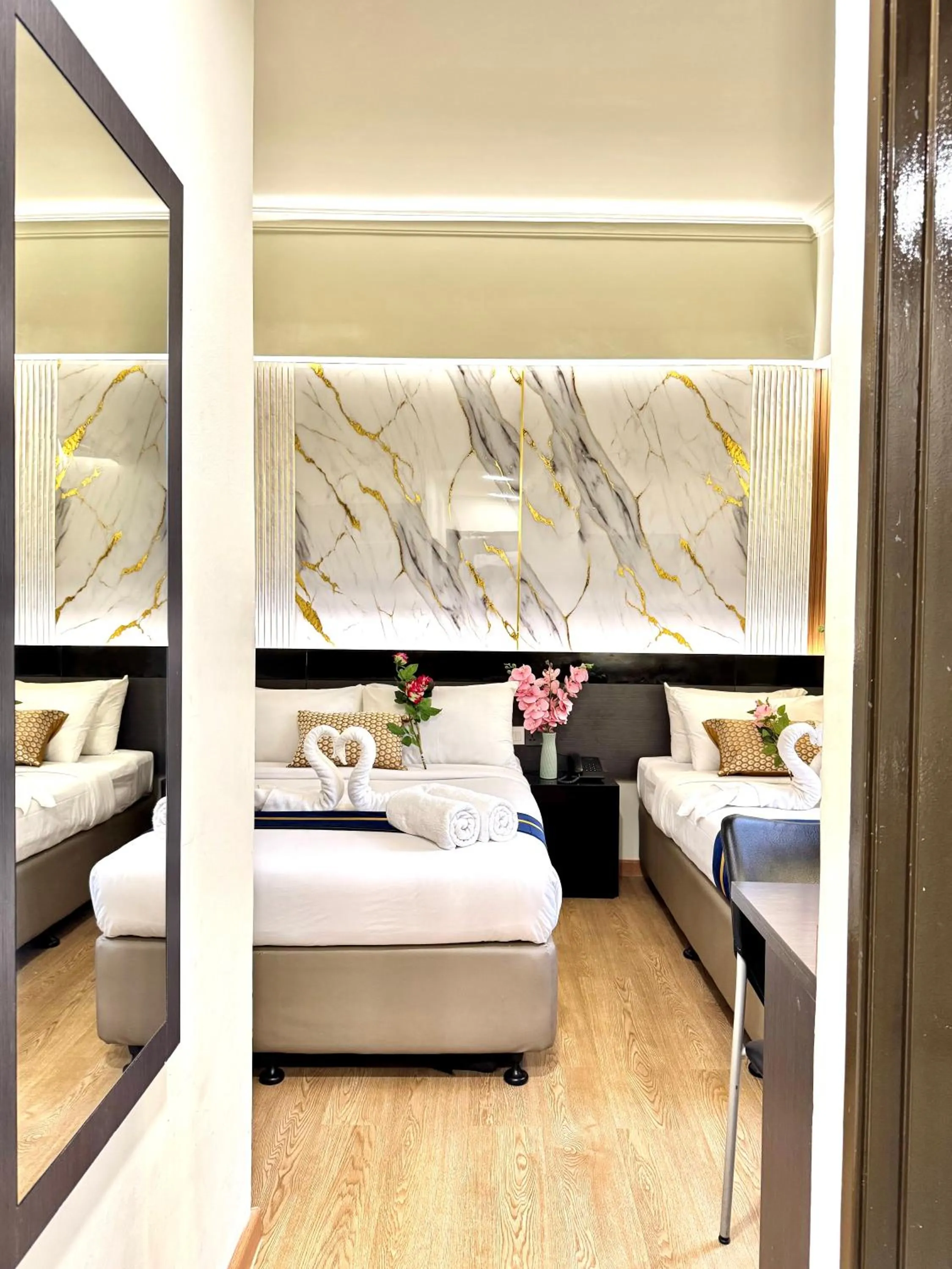 Bed in Central City Hotel at Chinatown