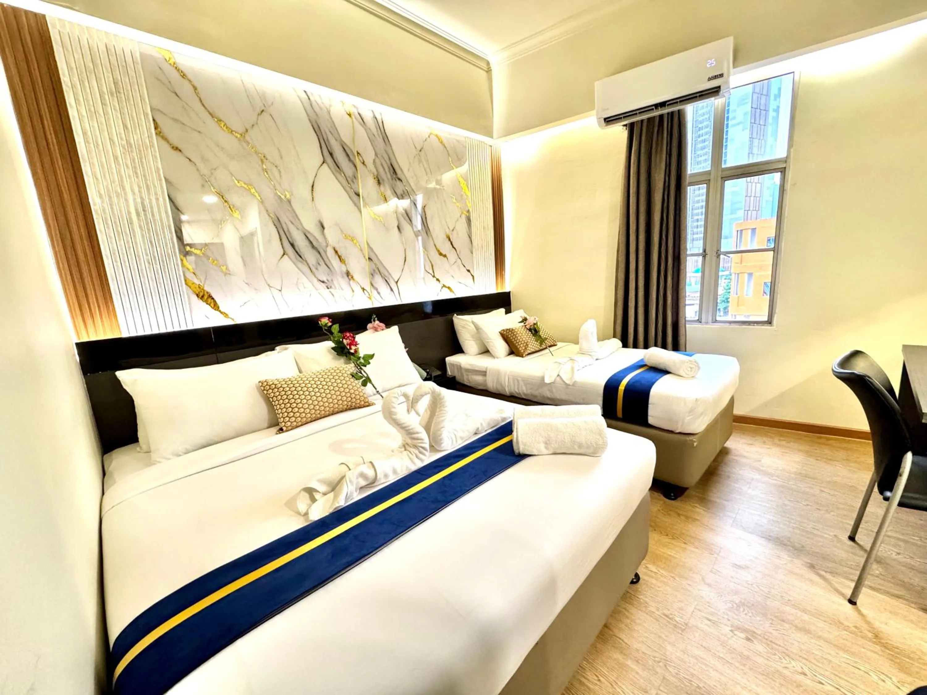 Bed in Central City Hotel at Chinatown