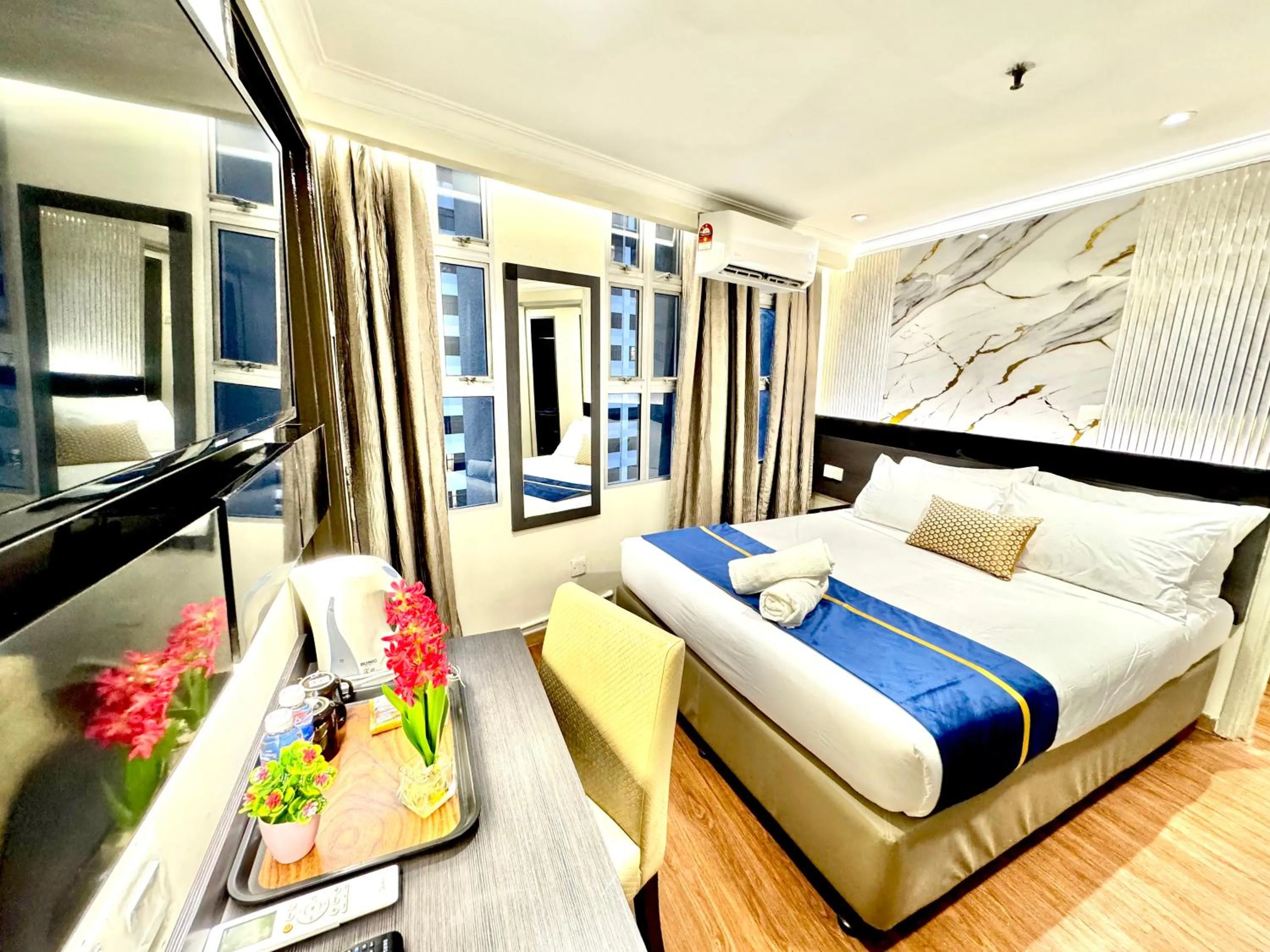 Bed in Central City Hotel at Chinatown