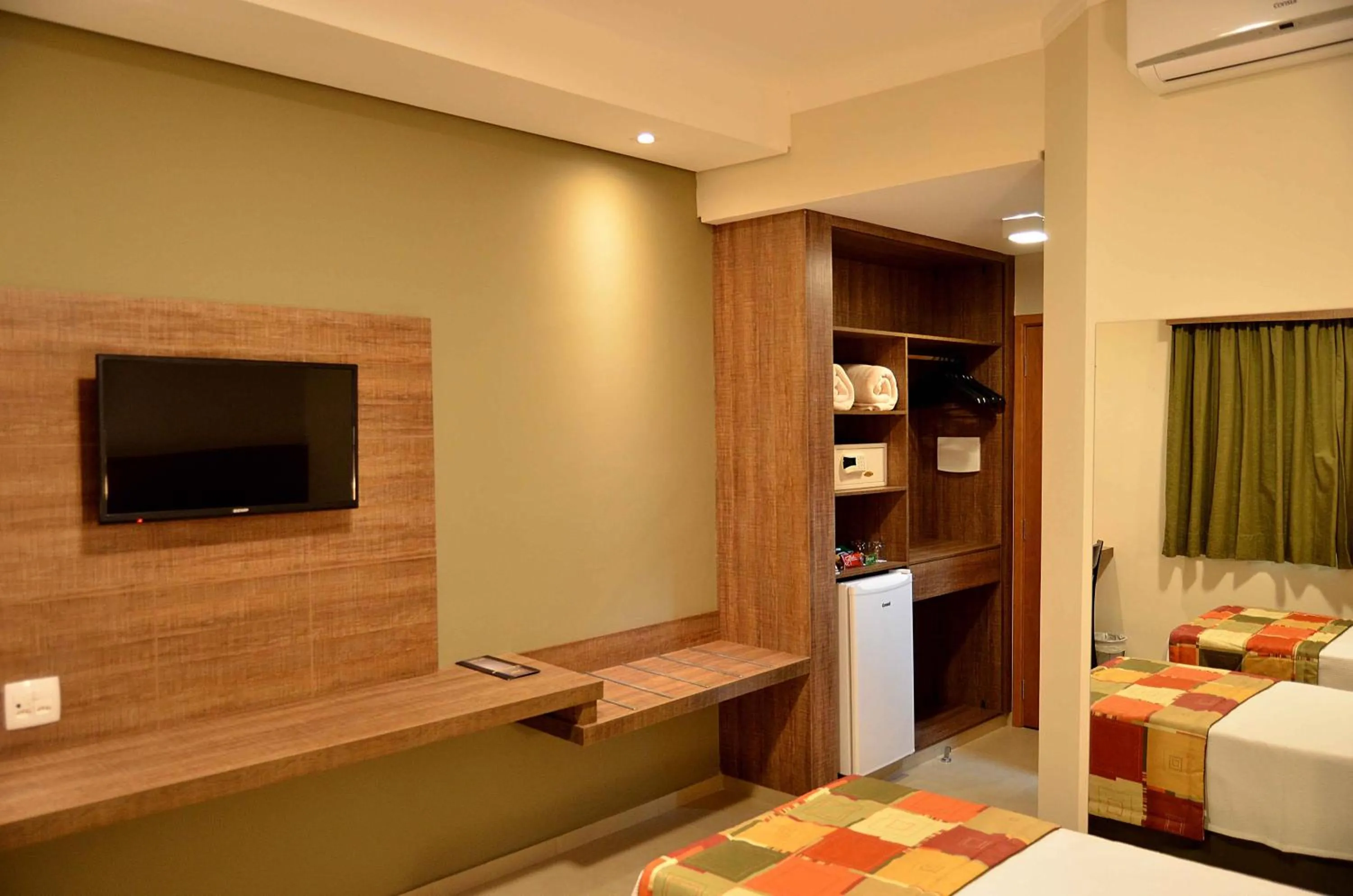 TV and multimedia, Bed in Hotel Matão By Mercure