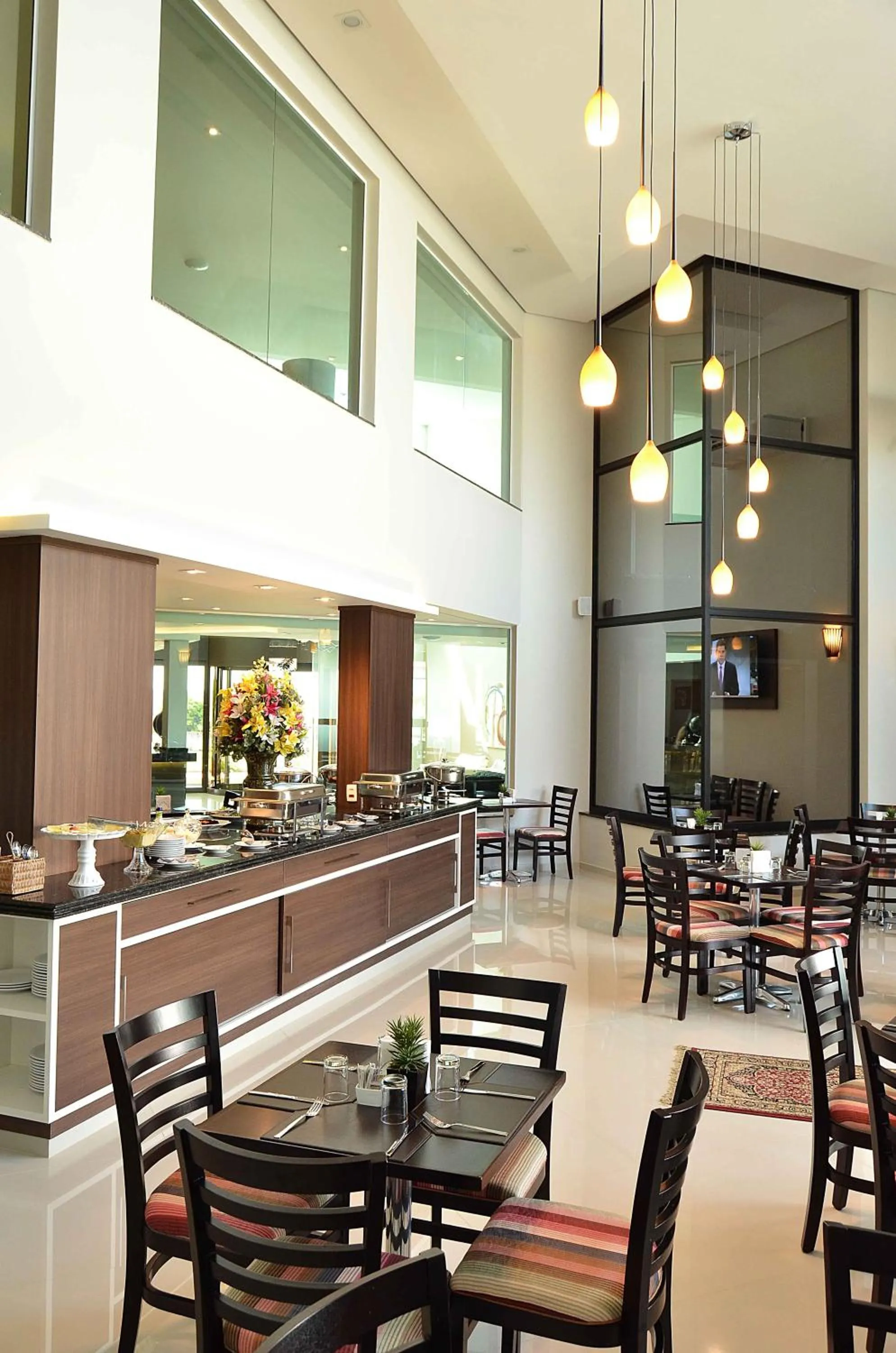 Restaurant/places to eat in Hotel Matão By Mercure