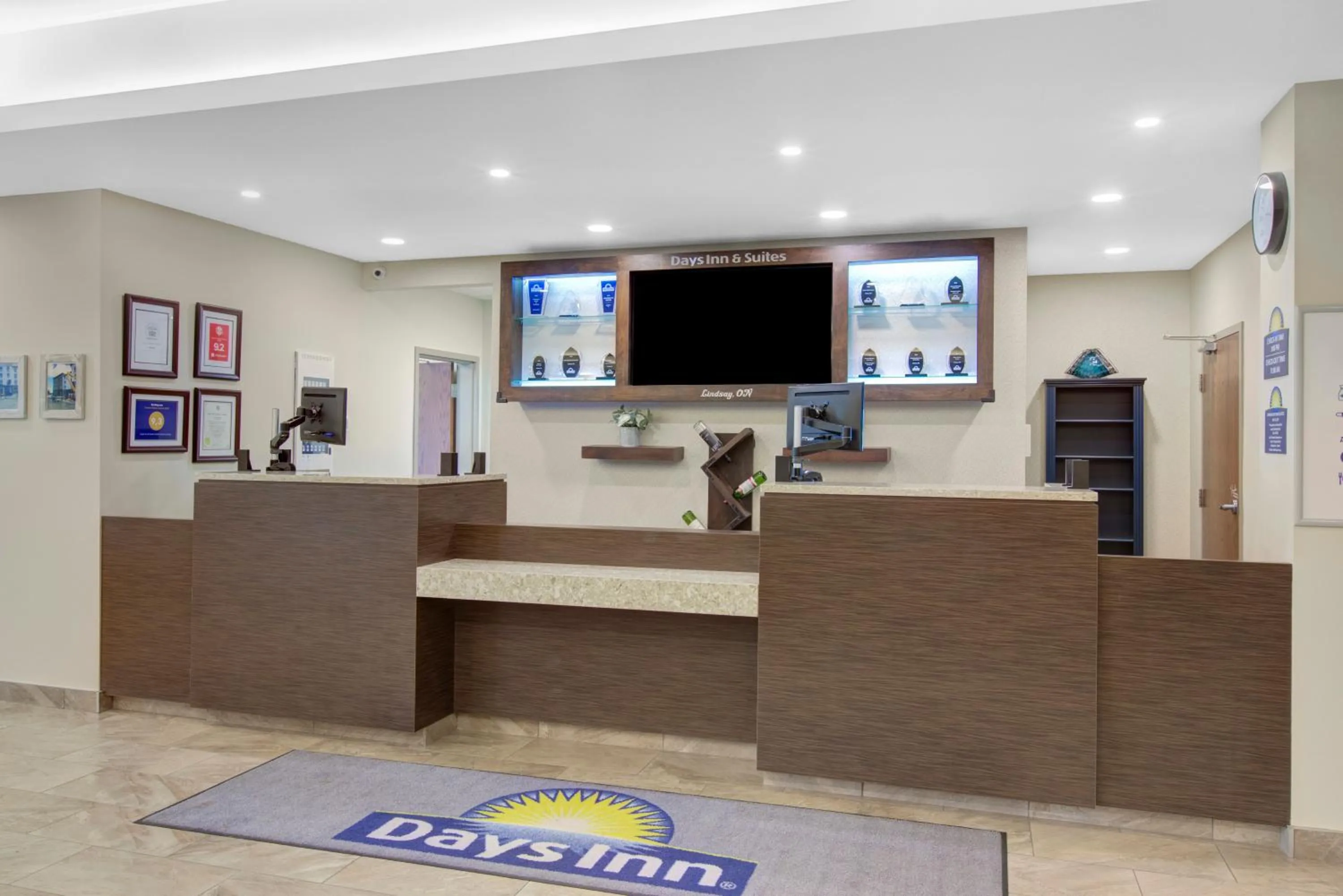 Lobby or reception in Days Inn & Suites by Wyndham Lindsay