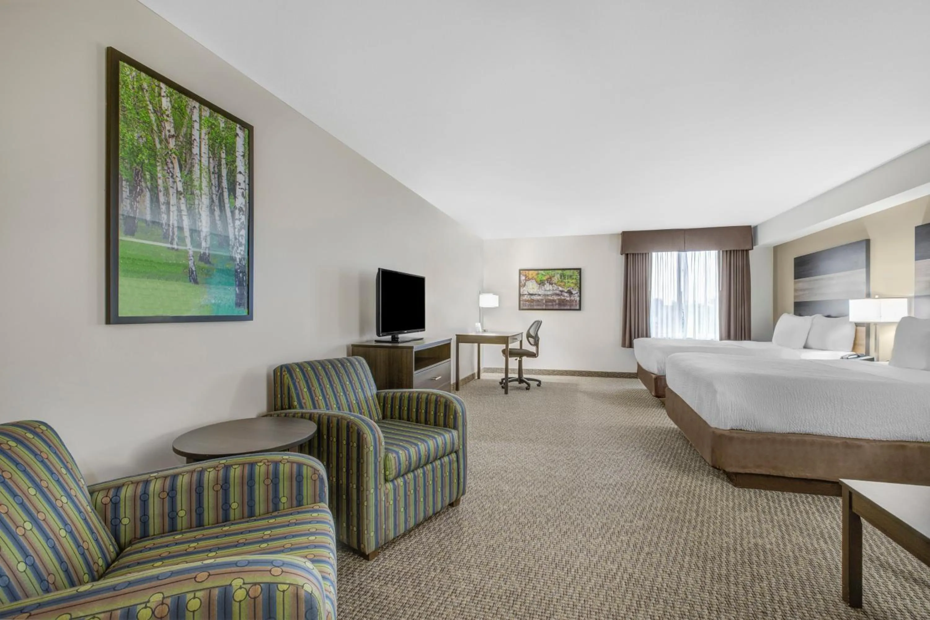 Bed in Days Inn & Suites by Wyndham Lindsay