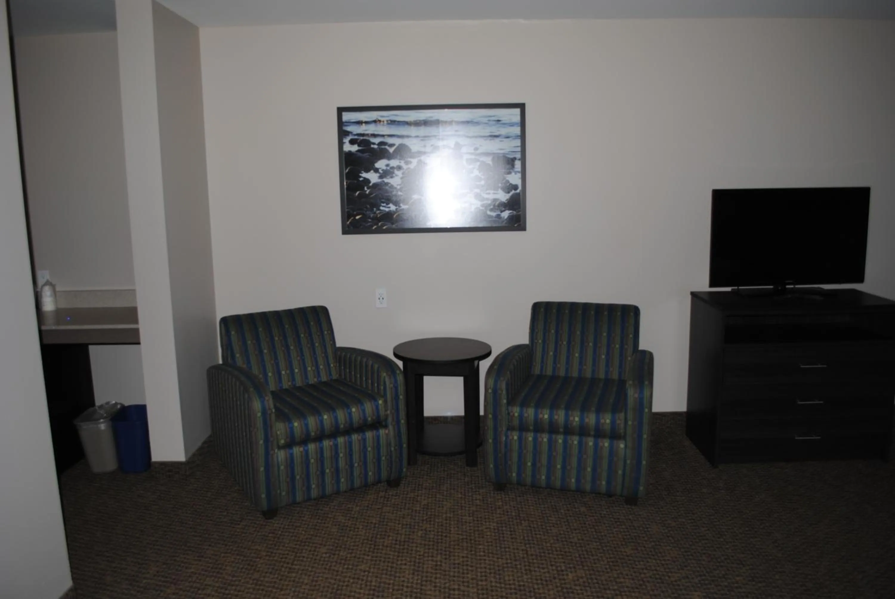 Days Inn & Suites by Wyndham Lindsay