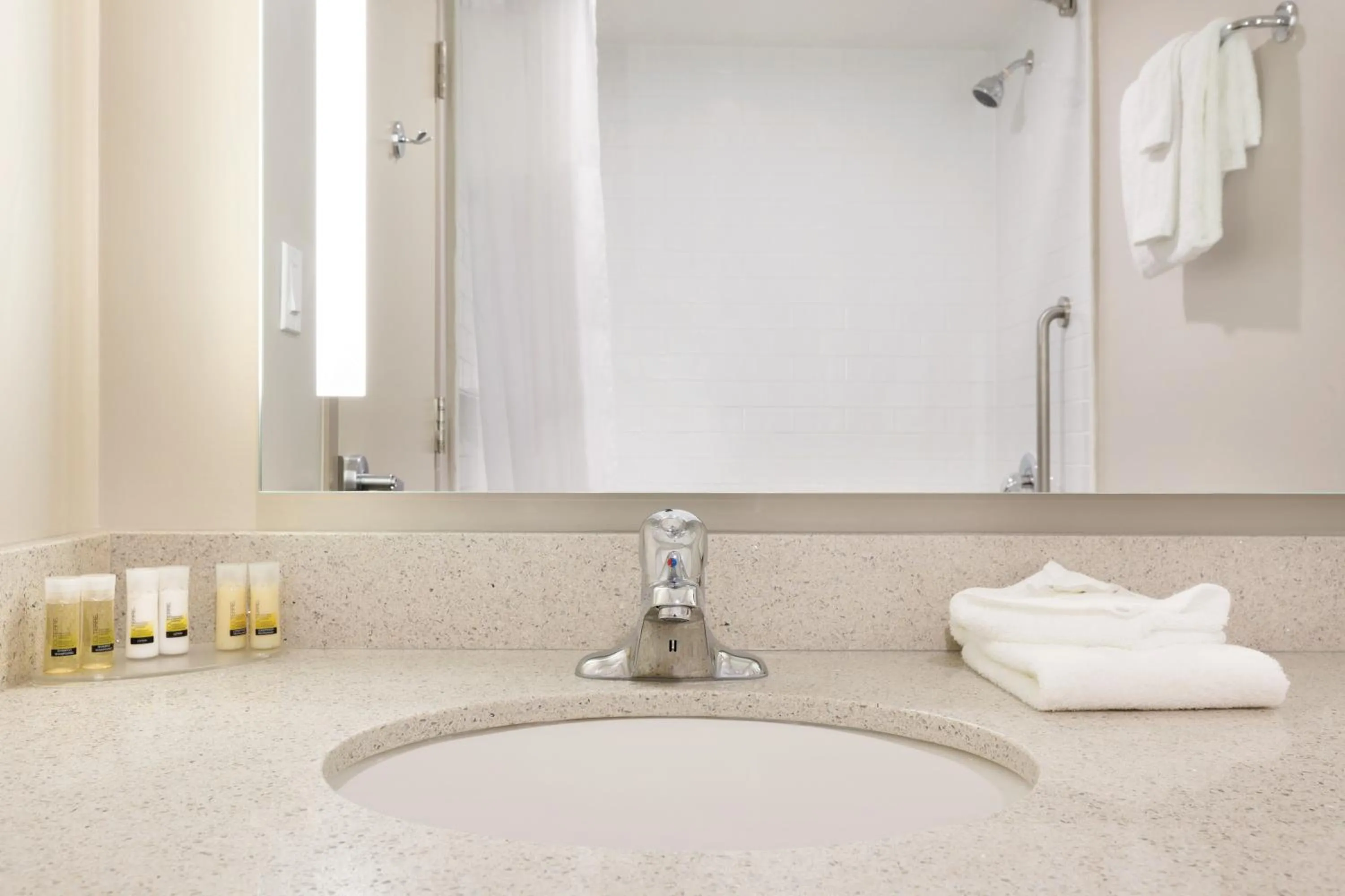 Bathroom in Days Inn & Suites by Wyndham Lindsay