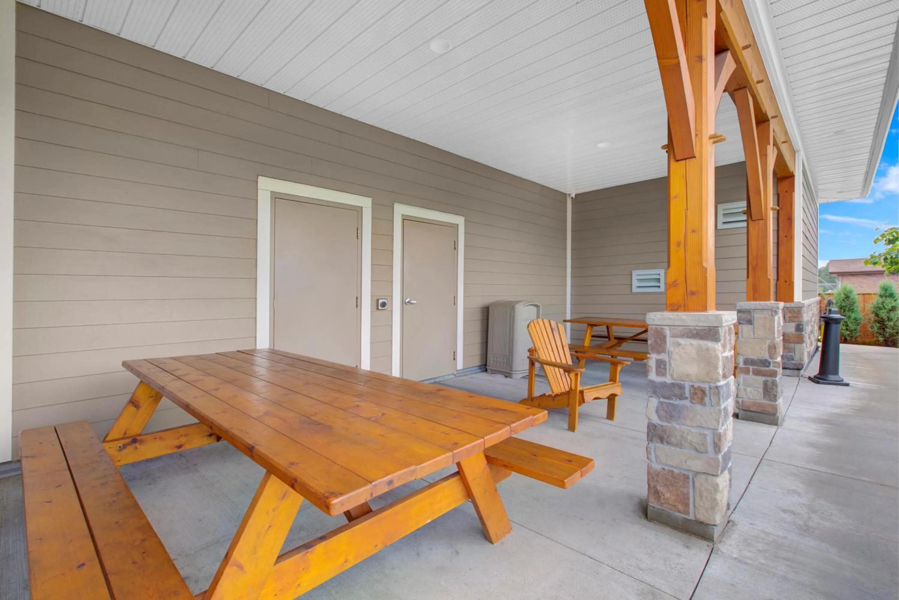 Property building in Days Inn & Suites by Wyndham Lindsay