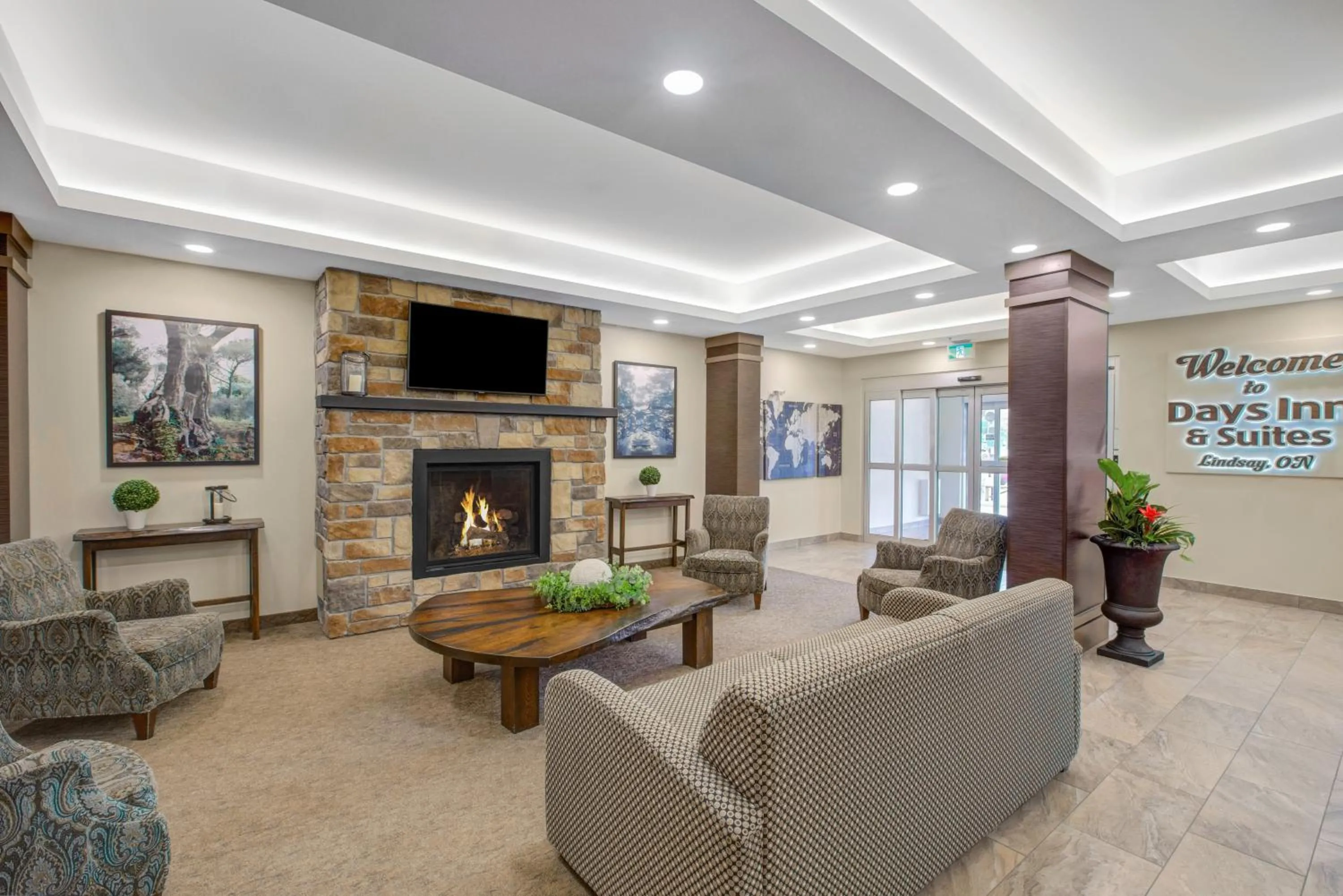 Lobby or reception in Days Inn & Suites by Wyndham Lindsay