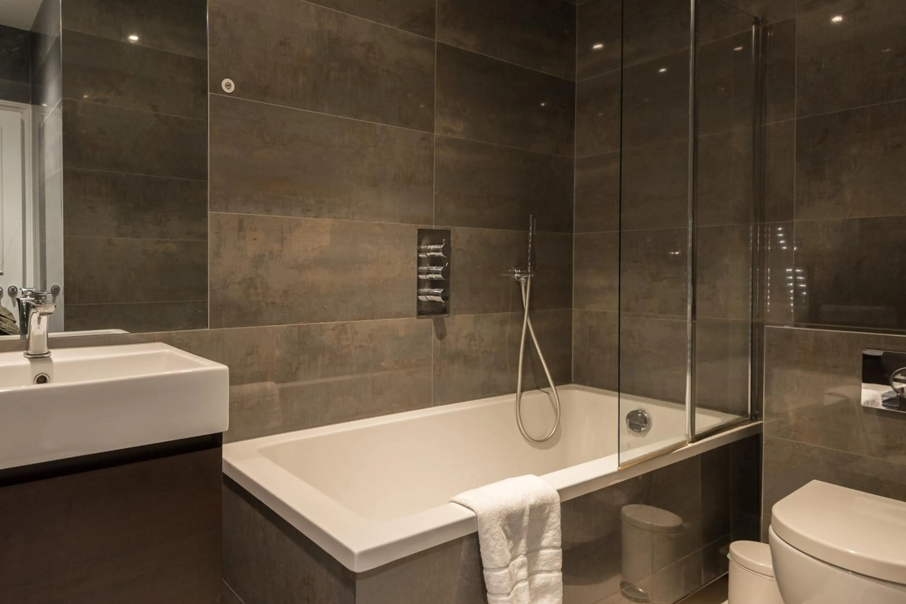 Bathroom in Mayfair private Apartments