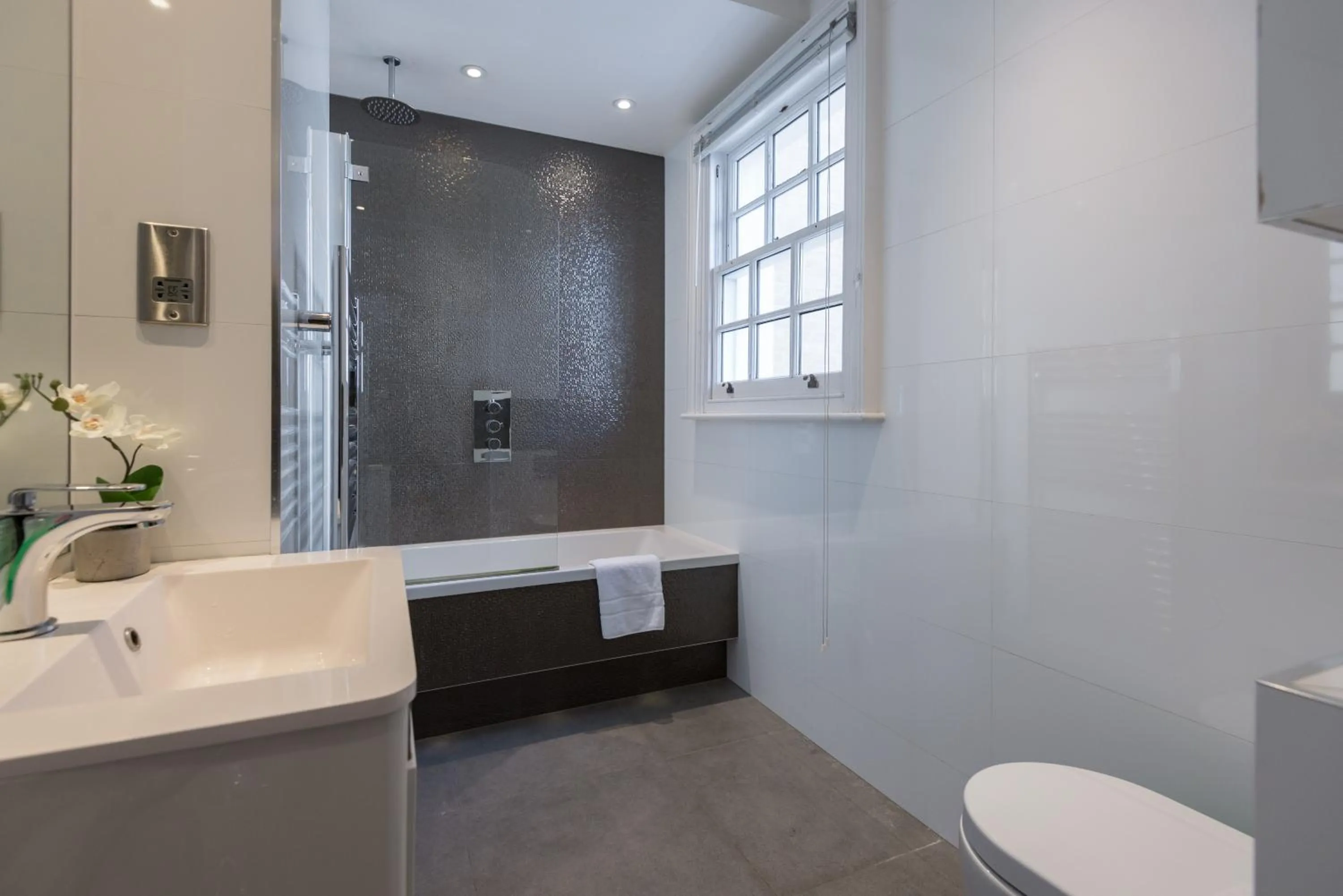 Bathroom in Mayfair private Apartments