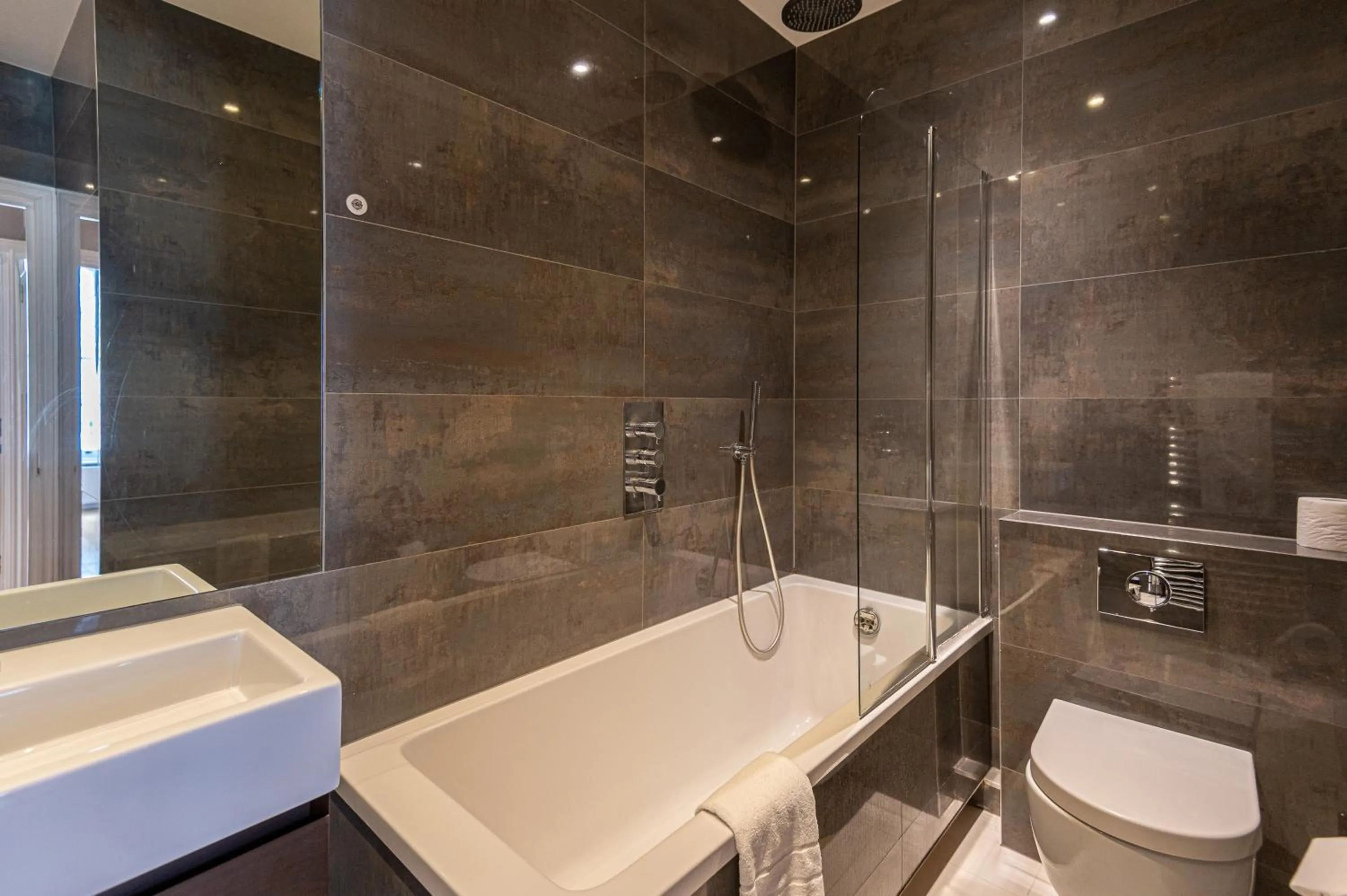 Bathroom in Mayfair private Apartments