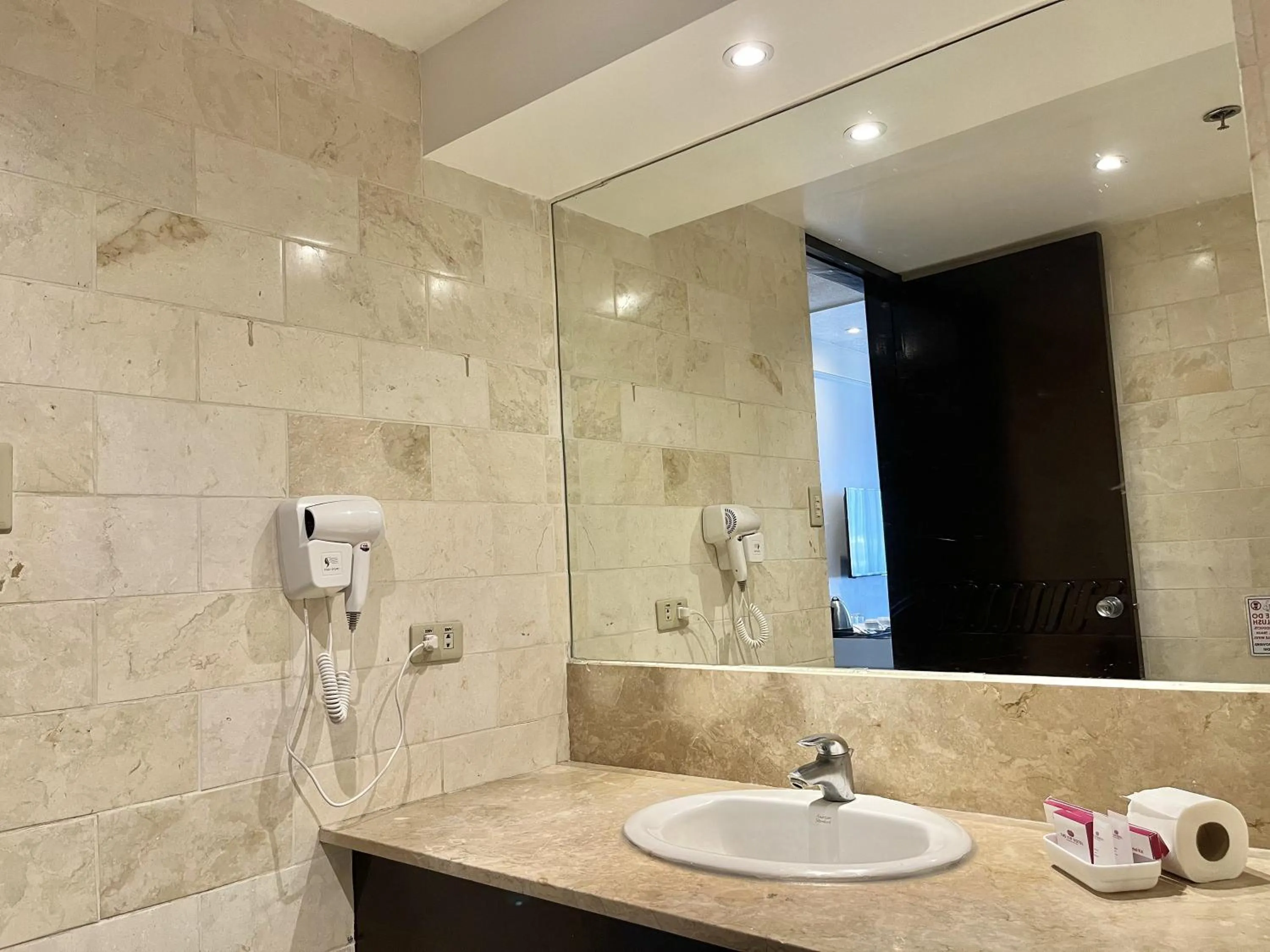 Bathroom in The VIP Hotel Cagayan De Oro