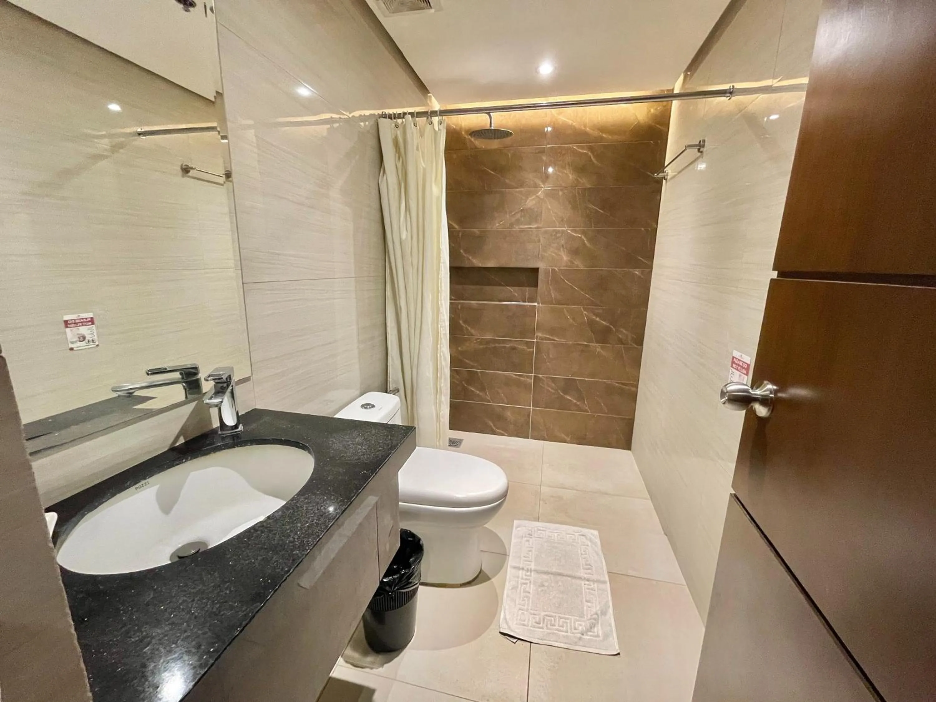 Bathroom in The VIP Hotel Cagayan De Oro