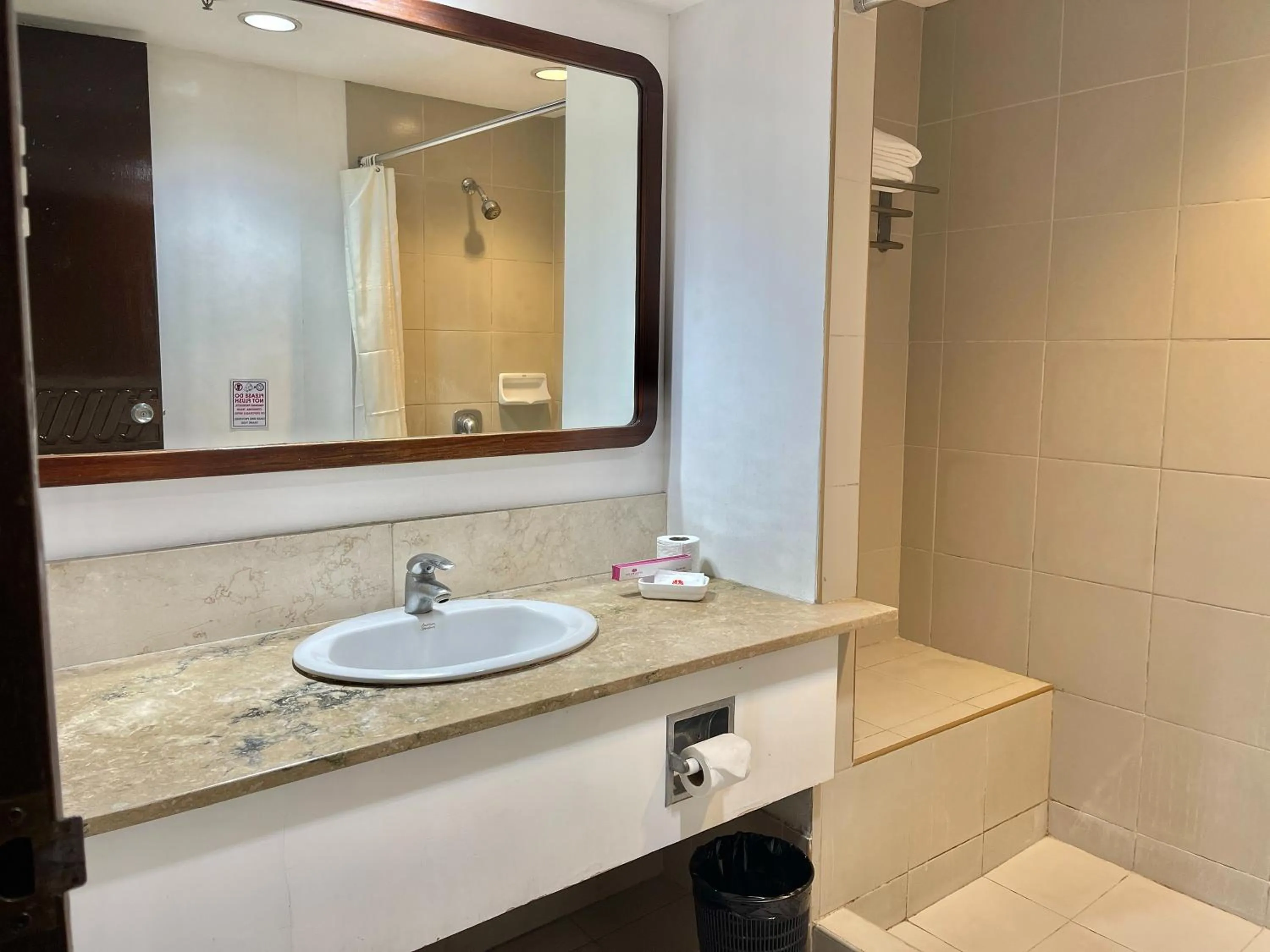 Bathroom in The VIP Hotel Cagayan De Oro