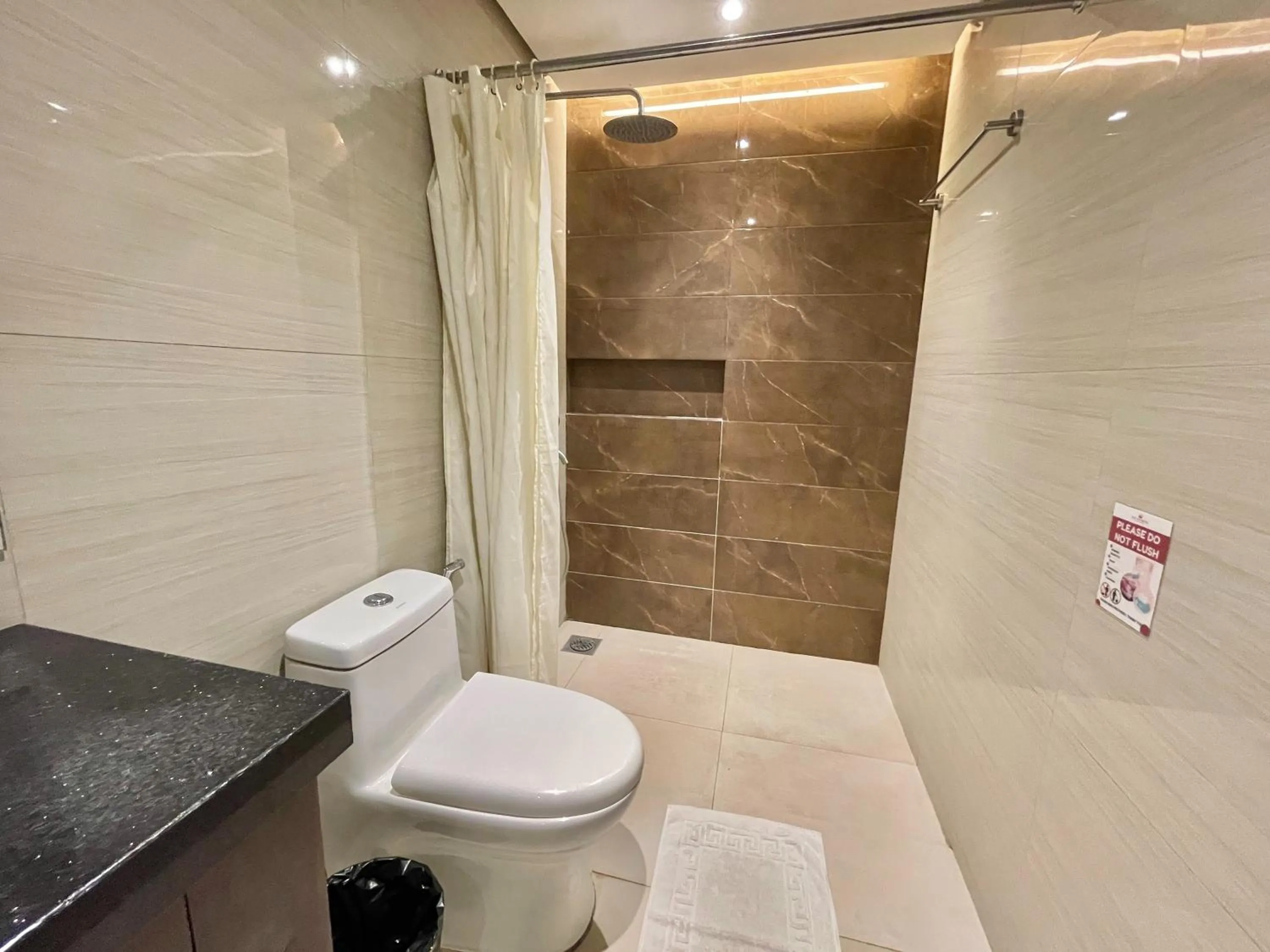 Bathroom in The VIP Hotel Cagayan De Oro