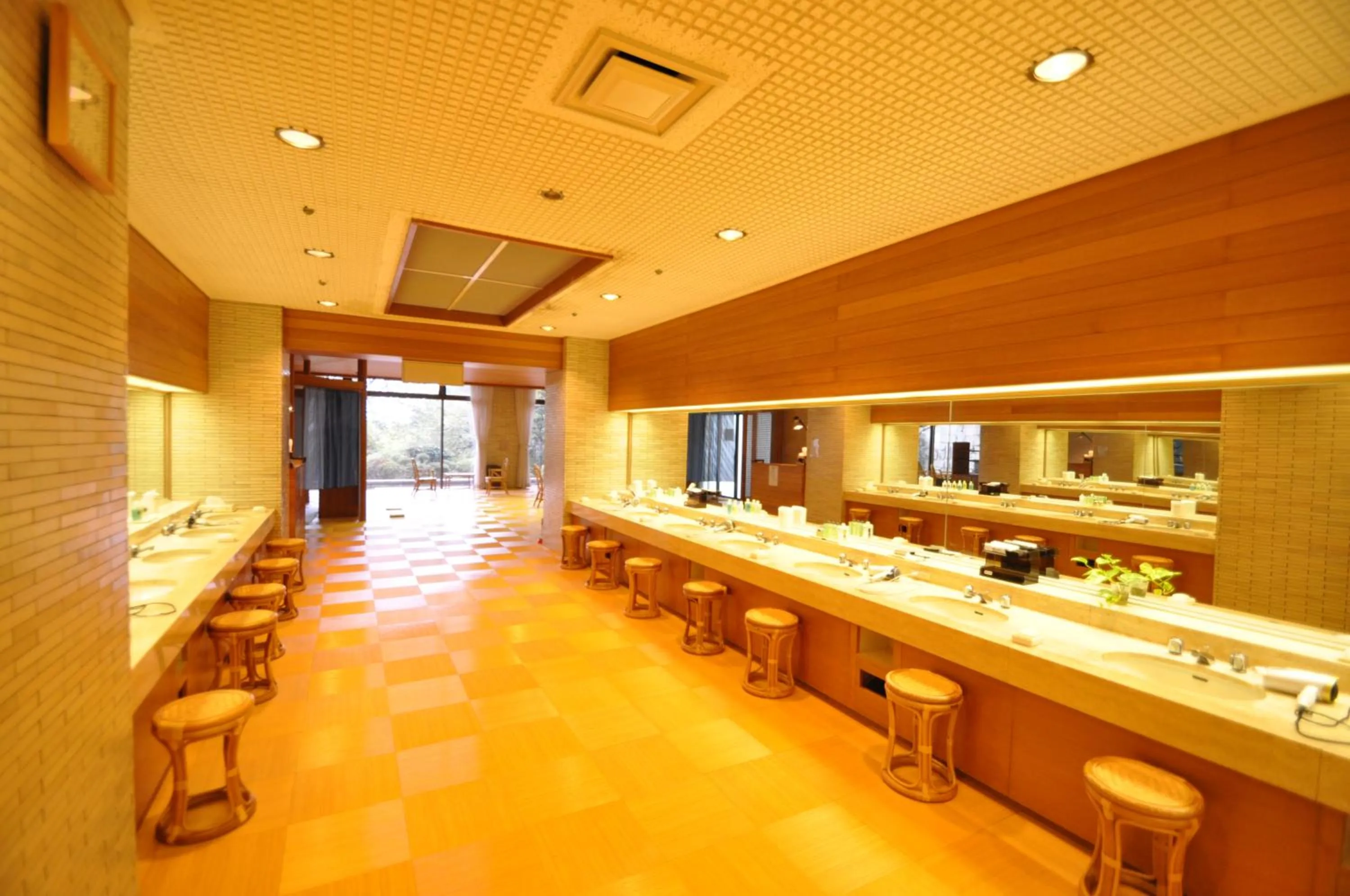 Shizuoka Country Hamaoka Course & Hotel