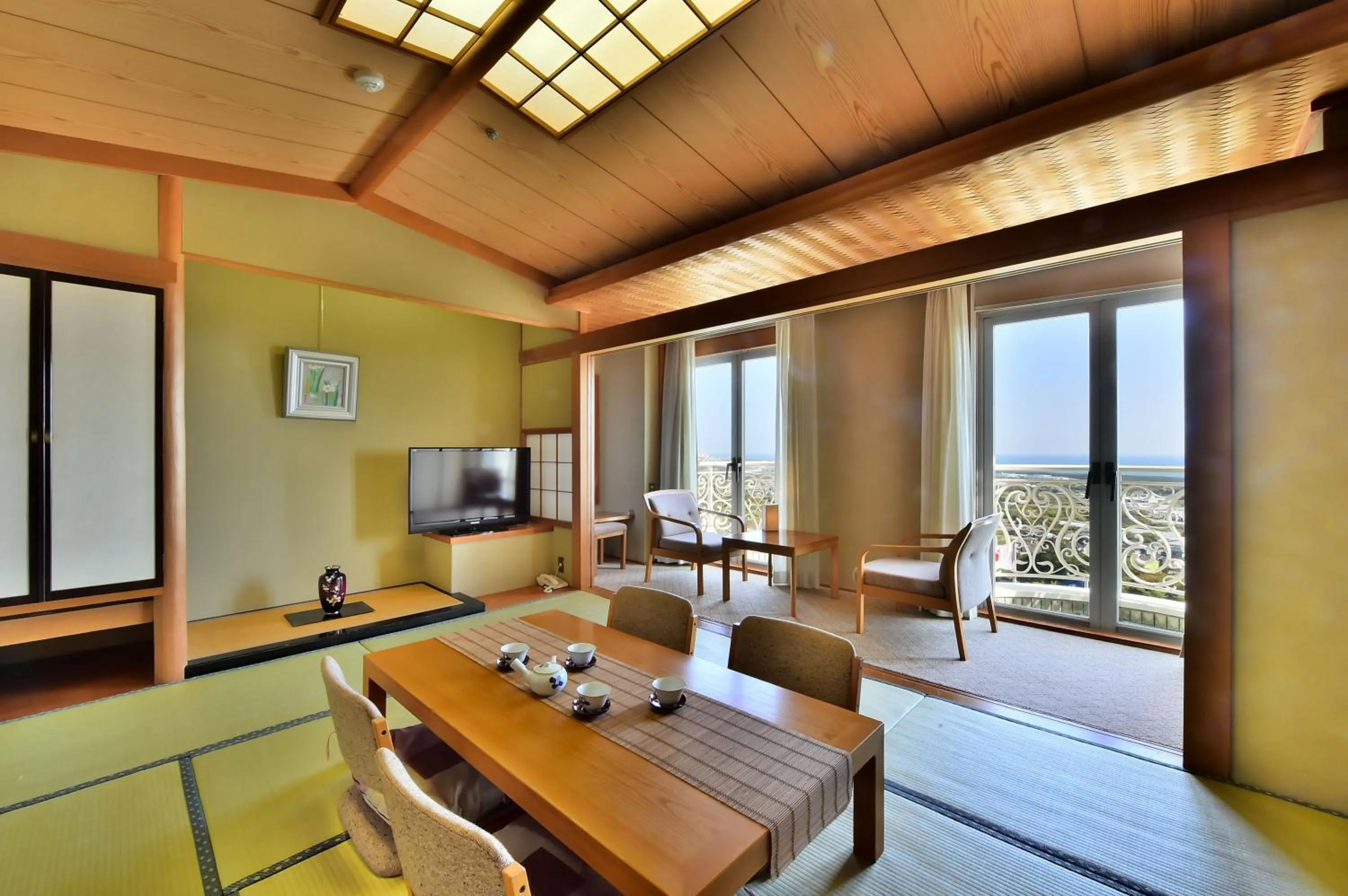 Shizuoka Country Hamaoka Course & Hotel