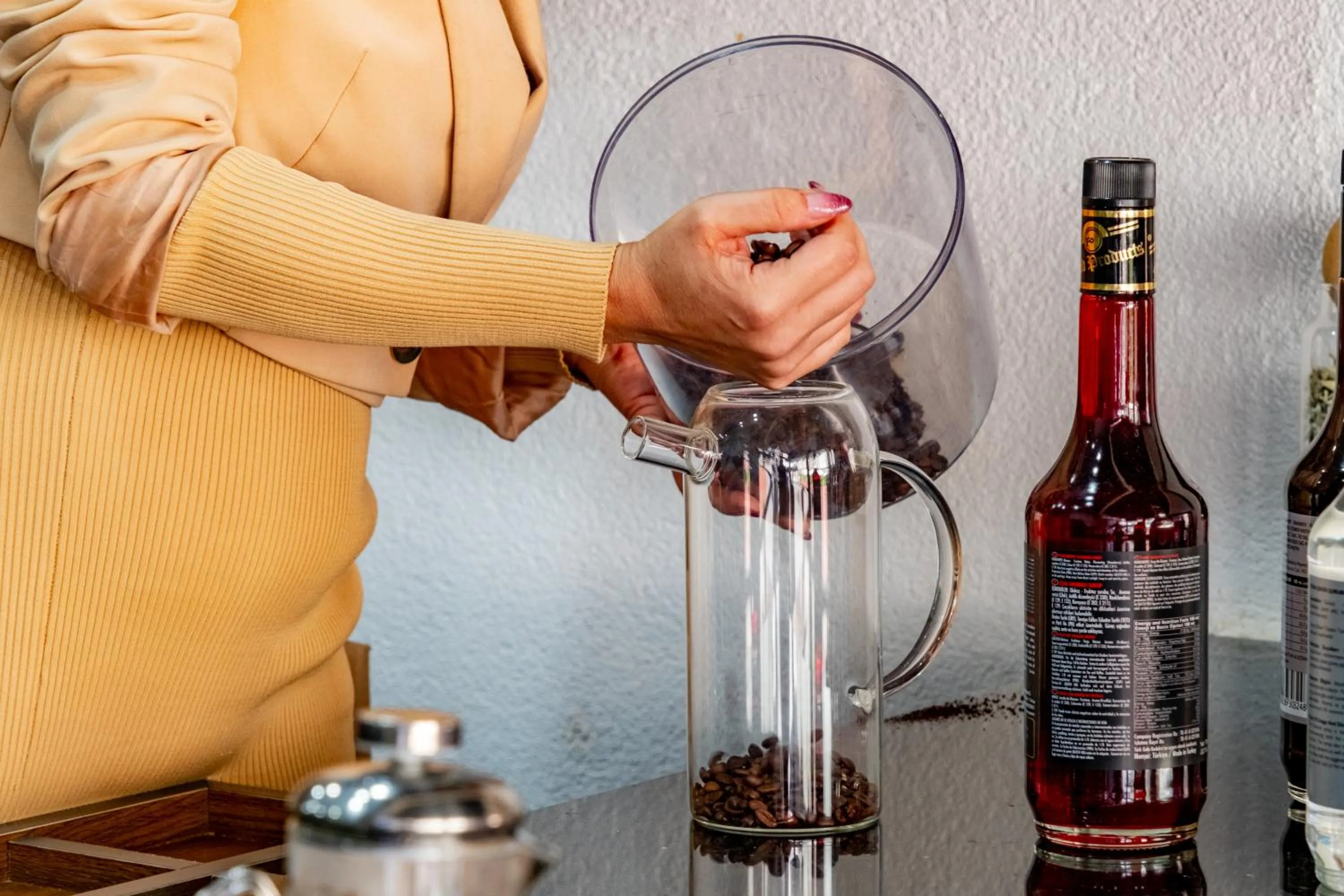 Restaurant/places to eat in Peak Star Hotel