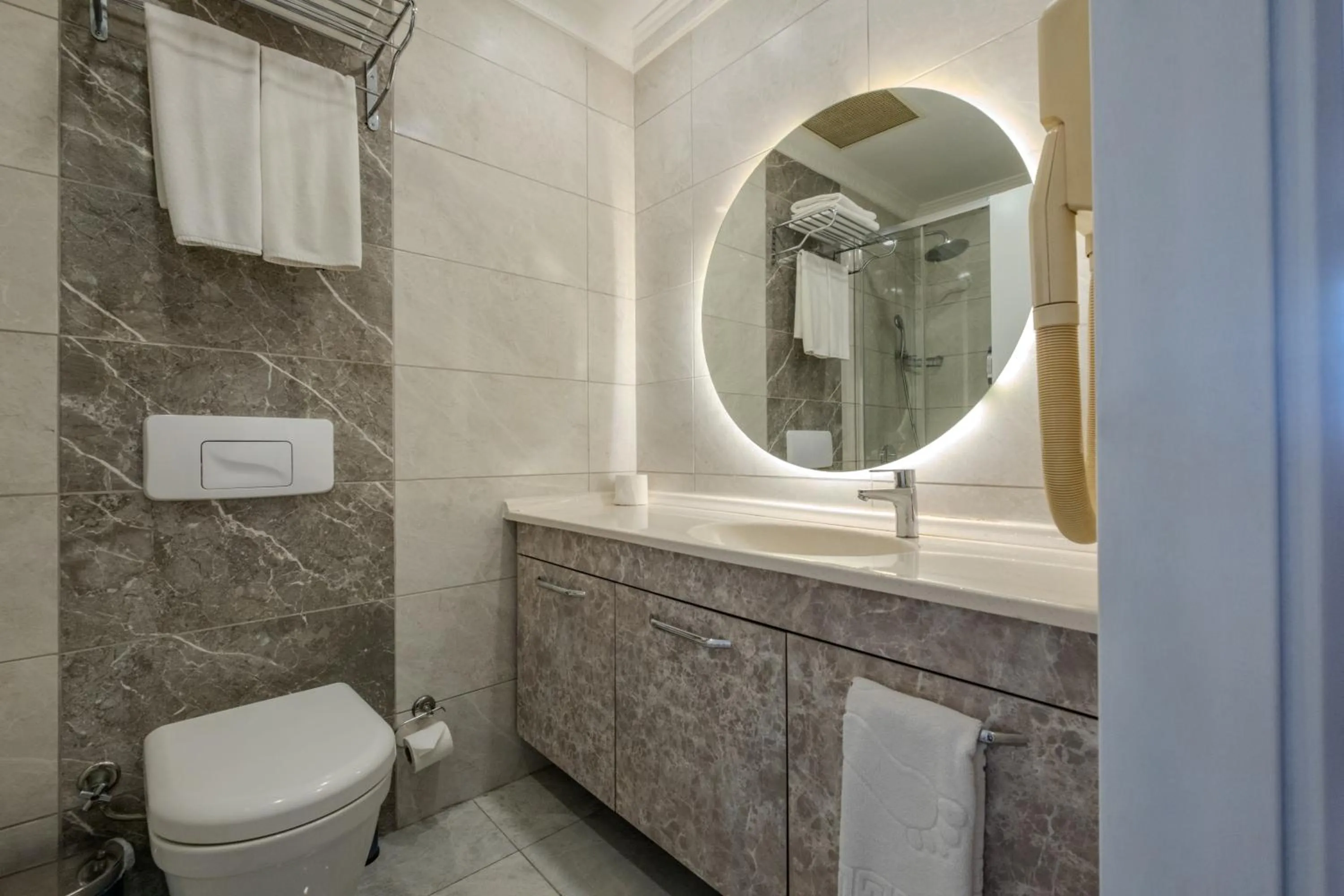 Bathroom in Peak Star Hotel