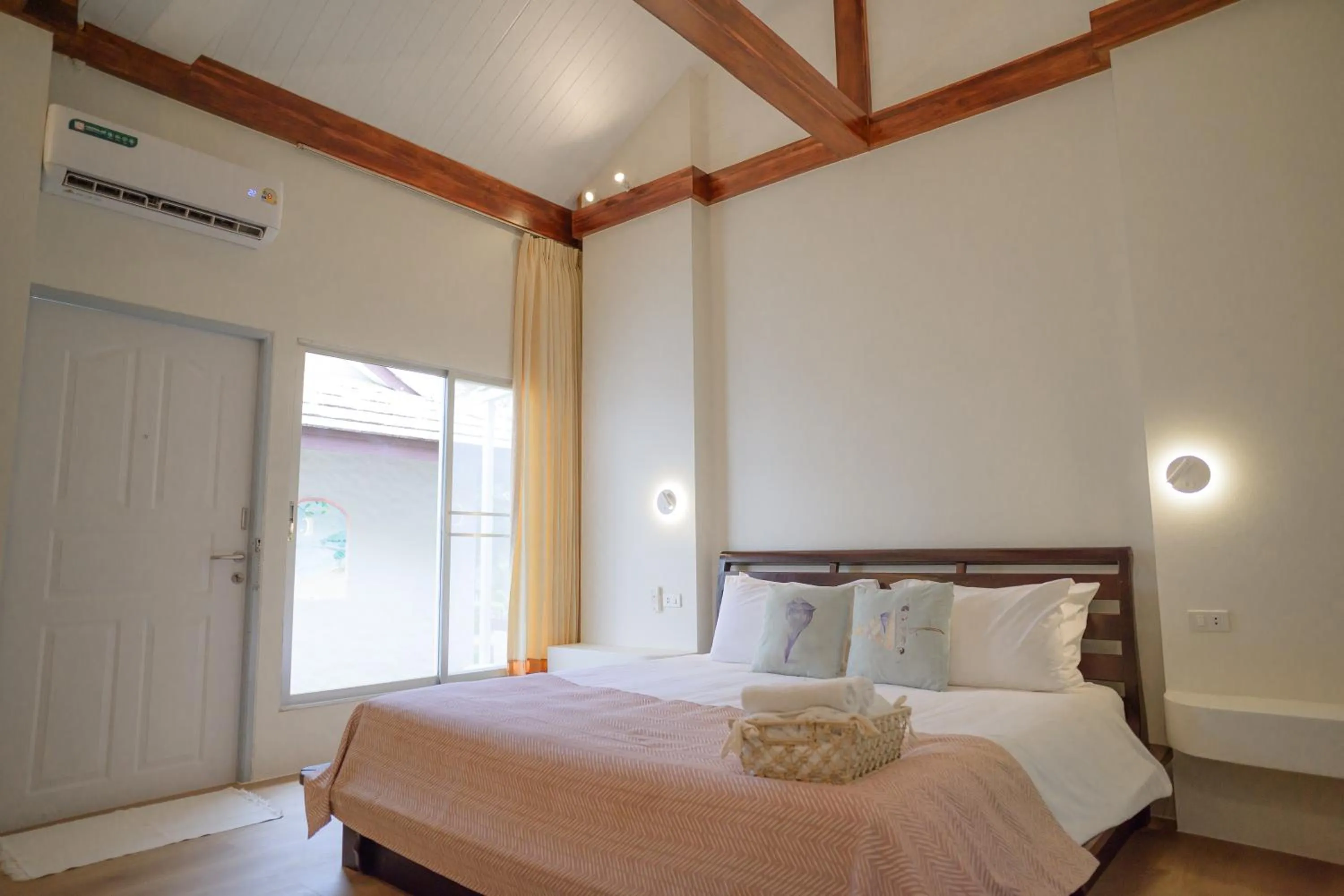 Bed in Seashell Village Resort