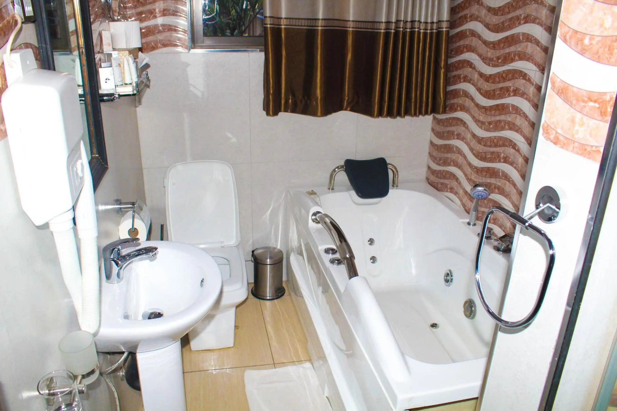 Bathroom in Sherbourne Hotel