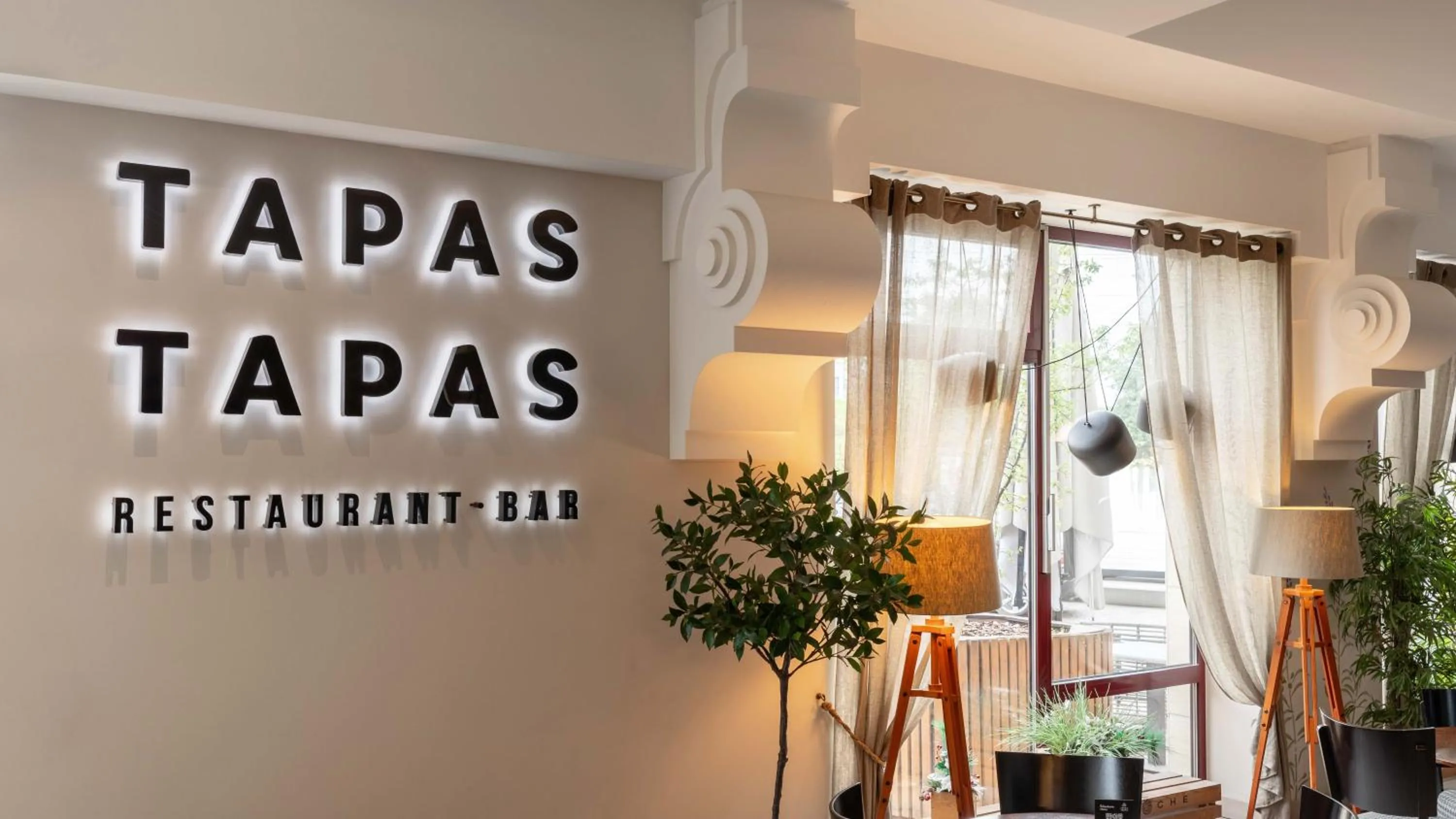 Restaurant/places to eat in Wellton Riga Hotel & SPA