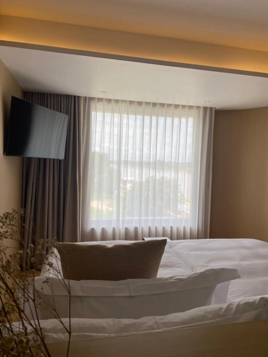 View (from property/room), Bed in LePont Riverfront Resort Nongkhai