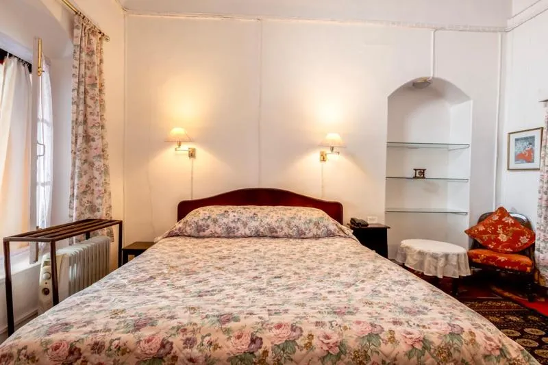 Bed in Windamere Hotel - A Colonial Heritage