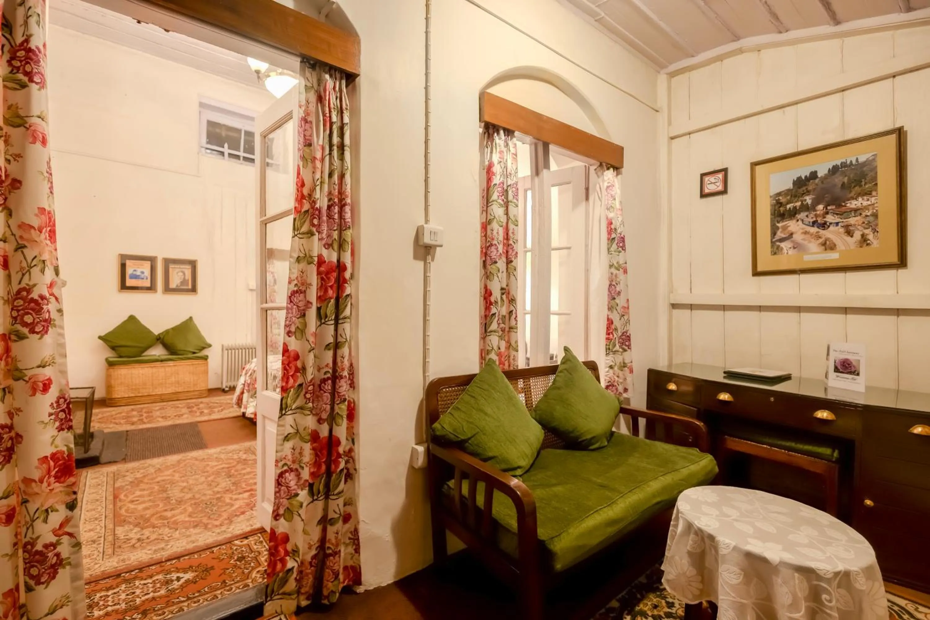 Bed in Windamere Hotel - A Colonial Heritage