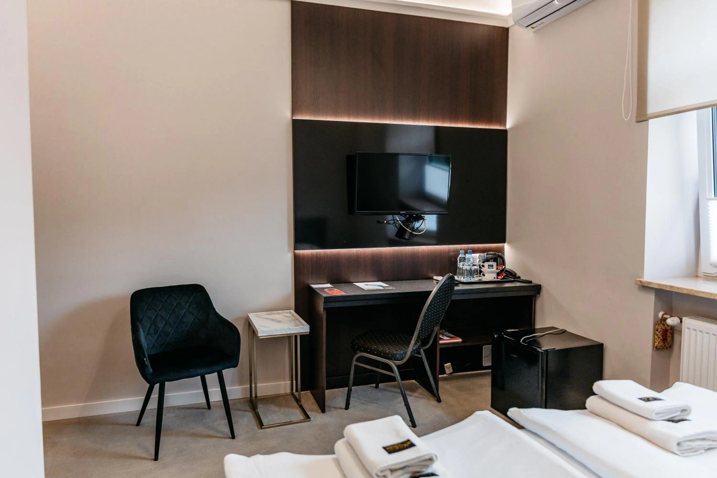 TV and multimedia, Bed in Hotel Senator Konferencje & SPA