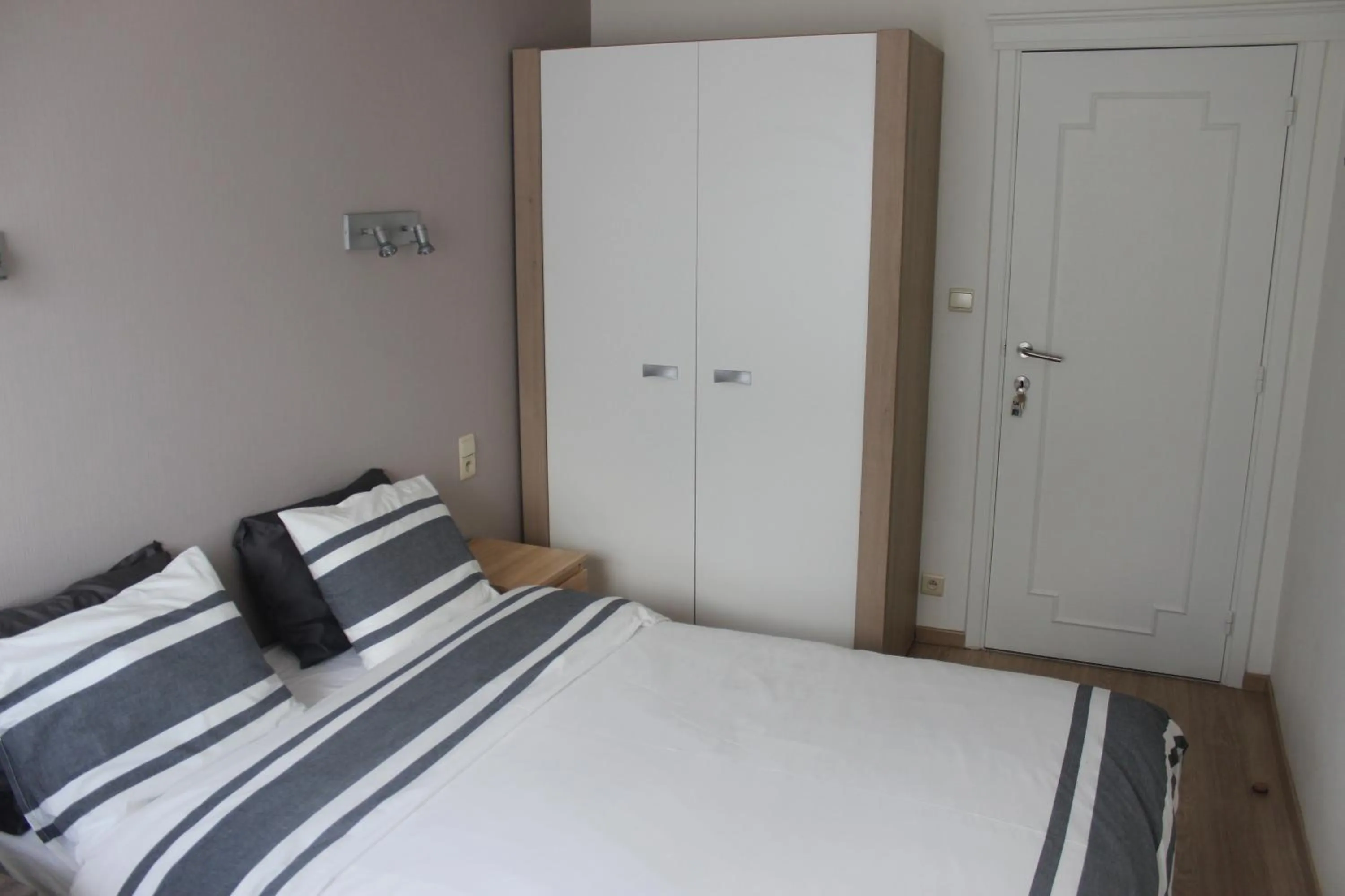 Photo of the whole room in B&B Vanloo