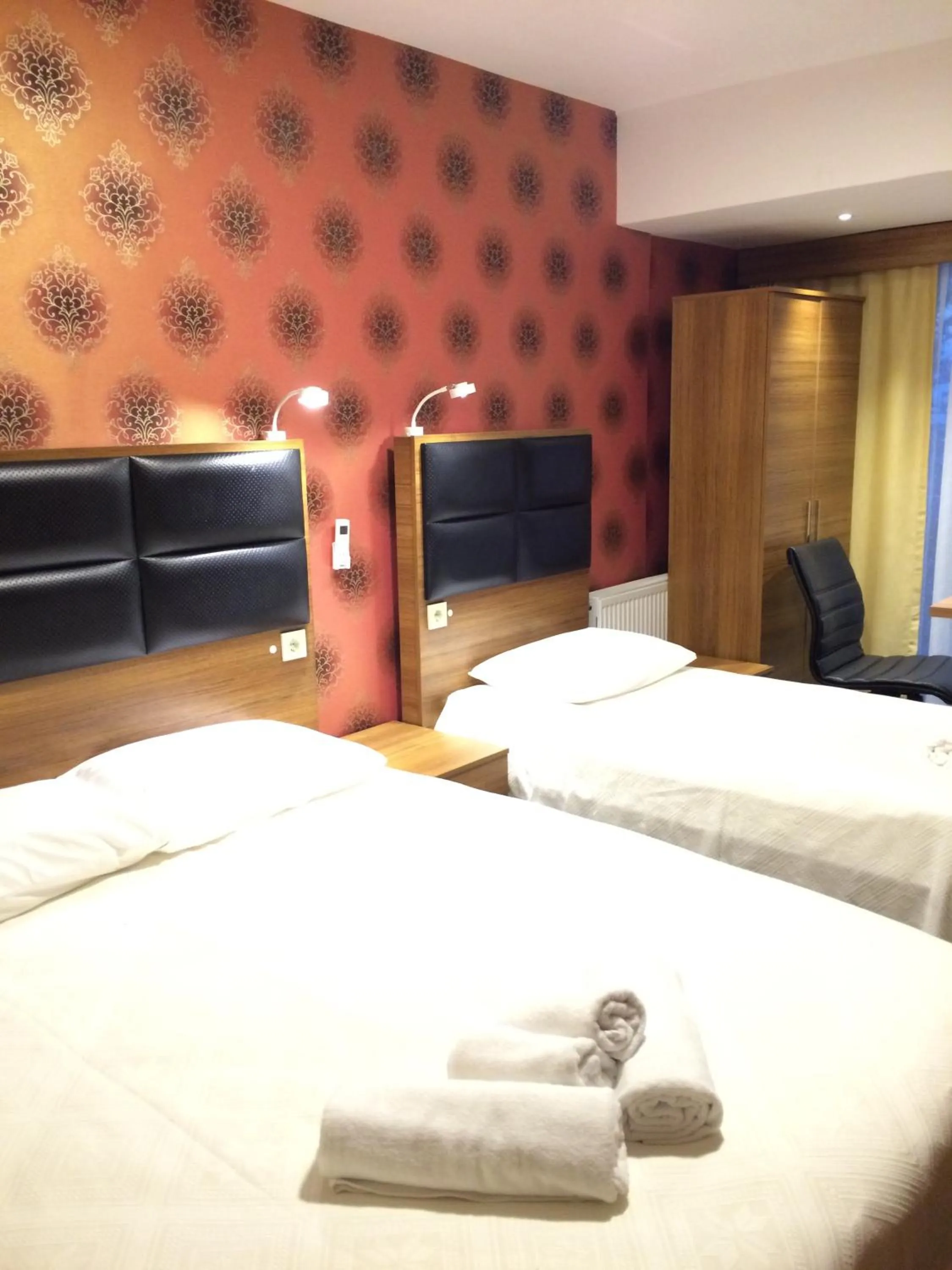 Photo of the whole room, Bed in Bayraktar Hotel