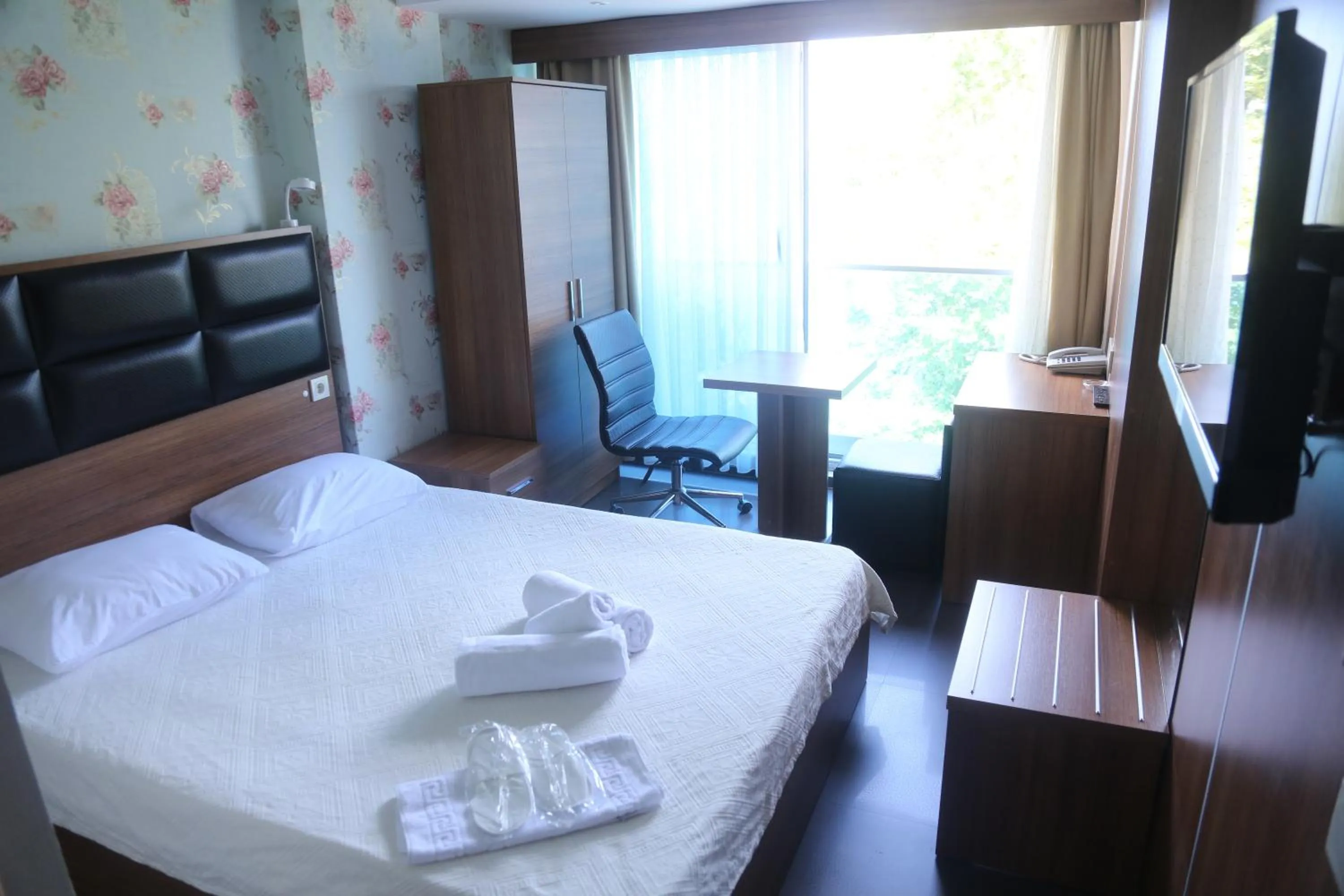 Photo of the whole room, Bed in Bayraktar Hotel