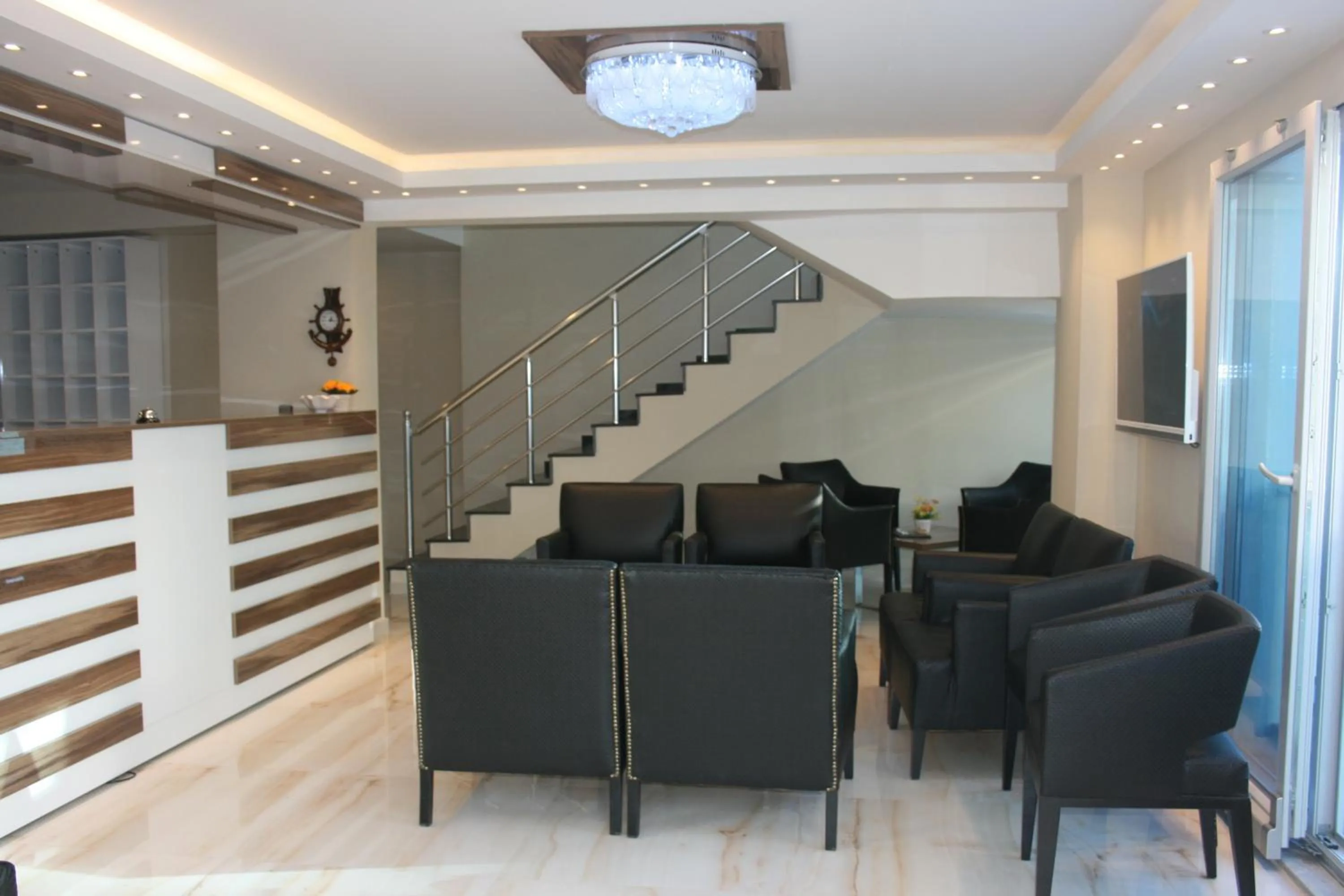 Lobby or reception in Bayraktar Hotel