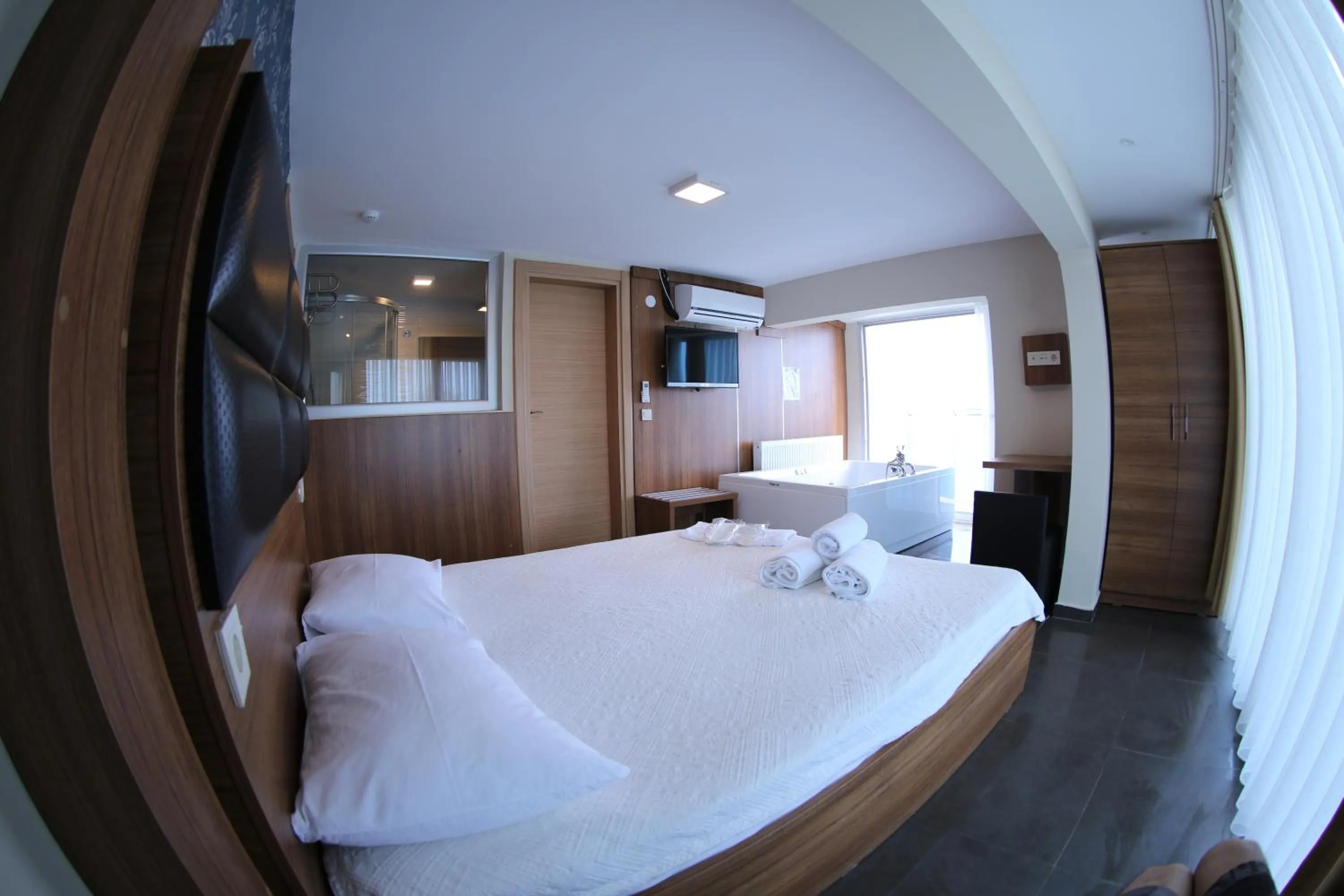 Photo of the whole room, Bed in Bayraktar Hotel