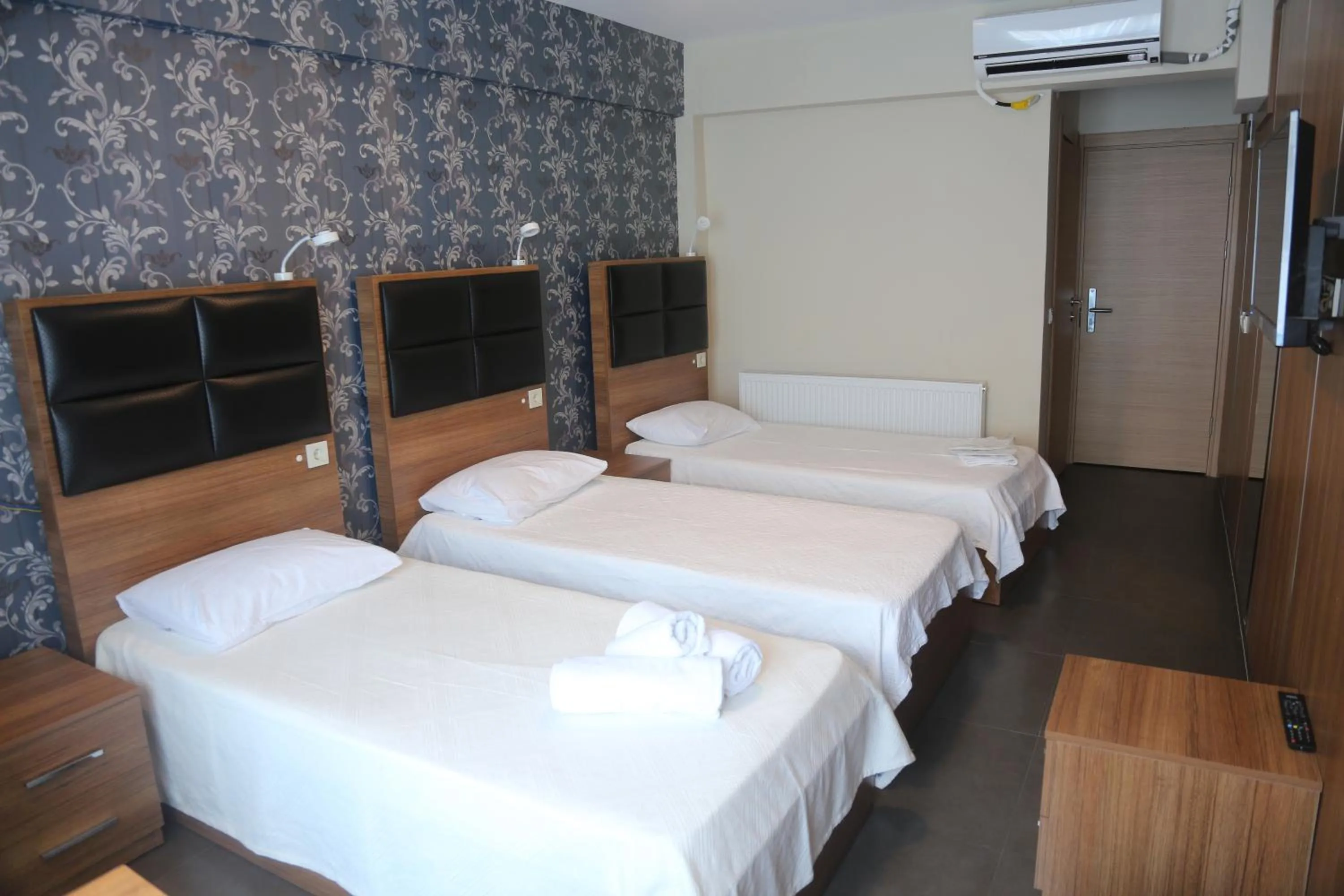 Photo of the whole room, Bed in Bayraktar Hotel