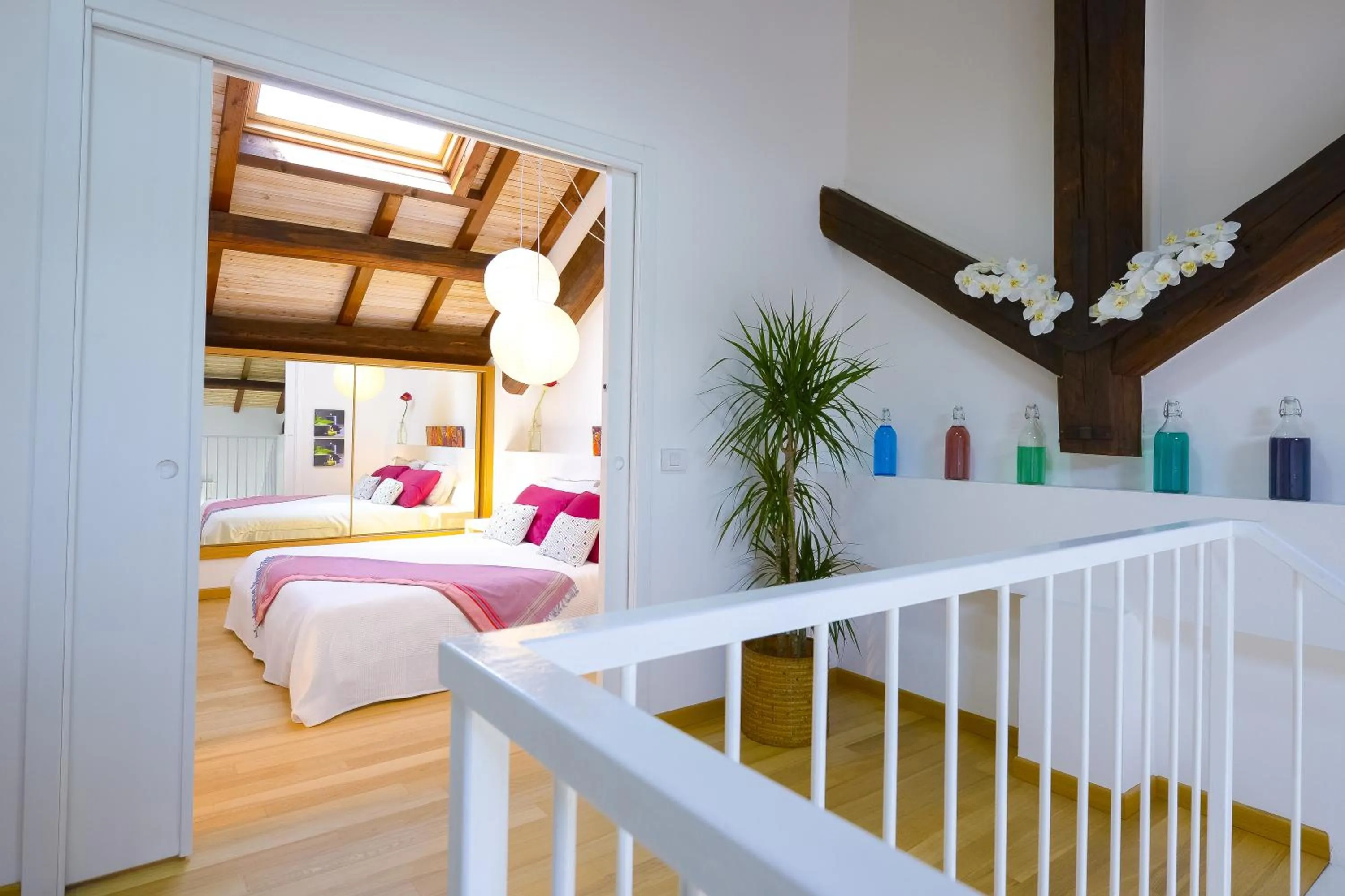 Decorative detail, Bed in Via Breda 120