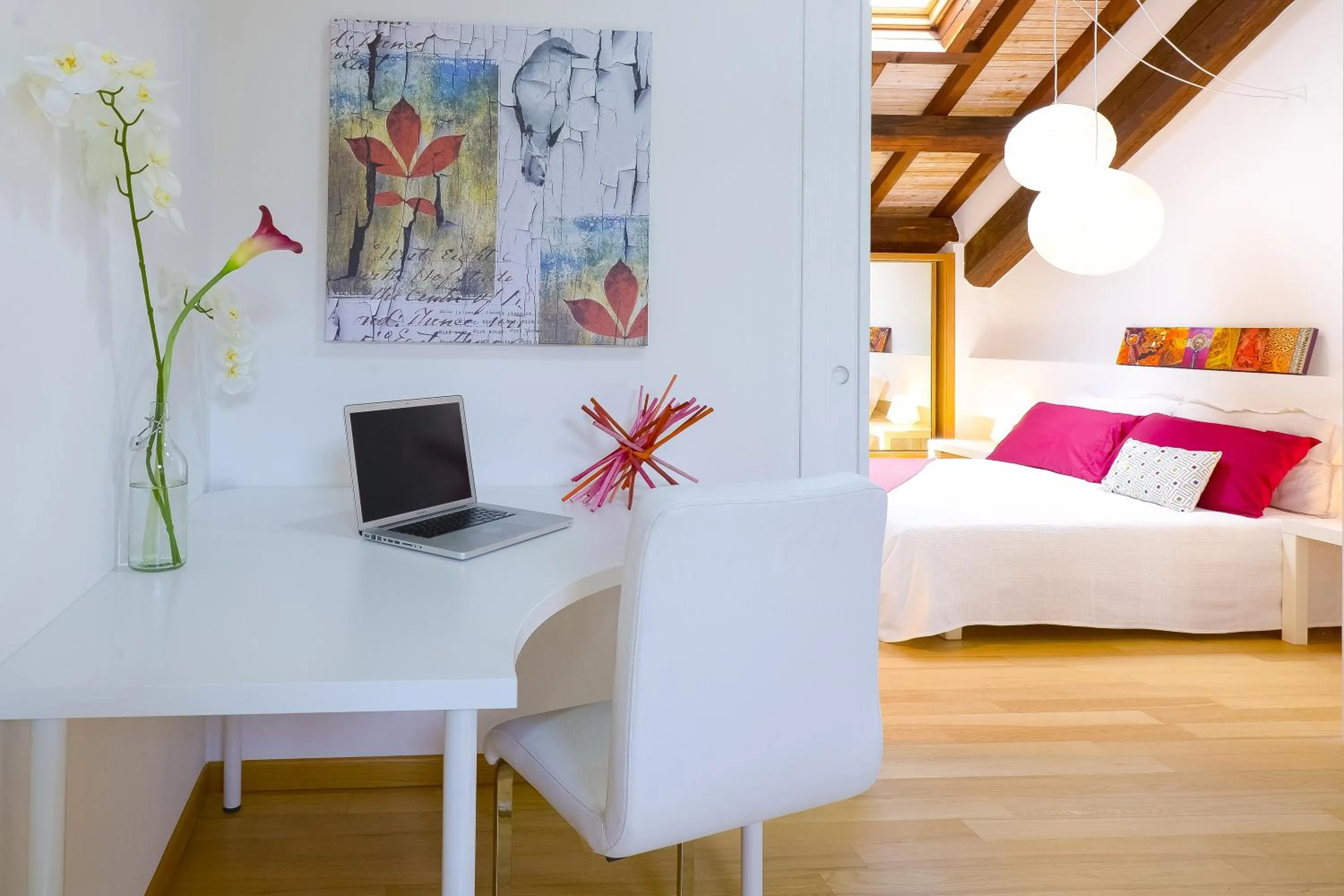 Decorative detail, Bed in Via Breda 120