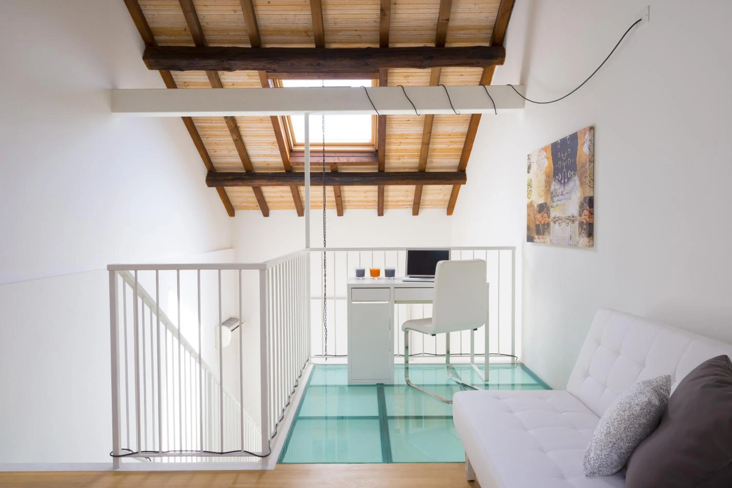 Decorative detail in Via Breda 120