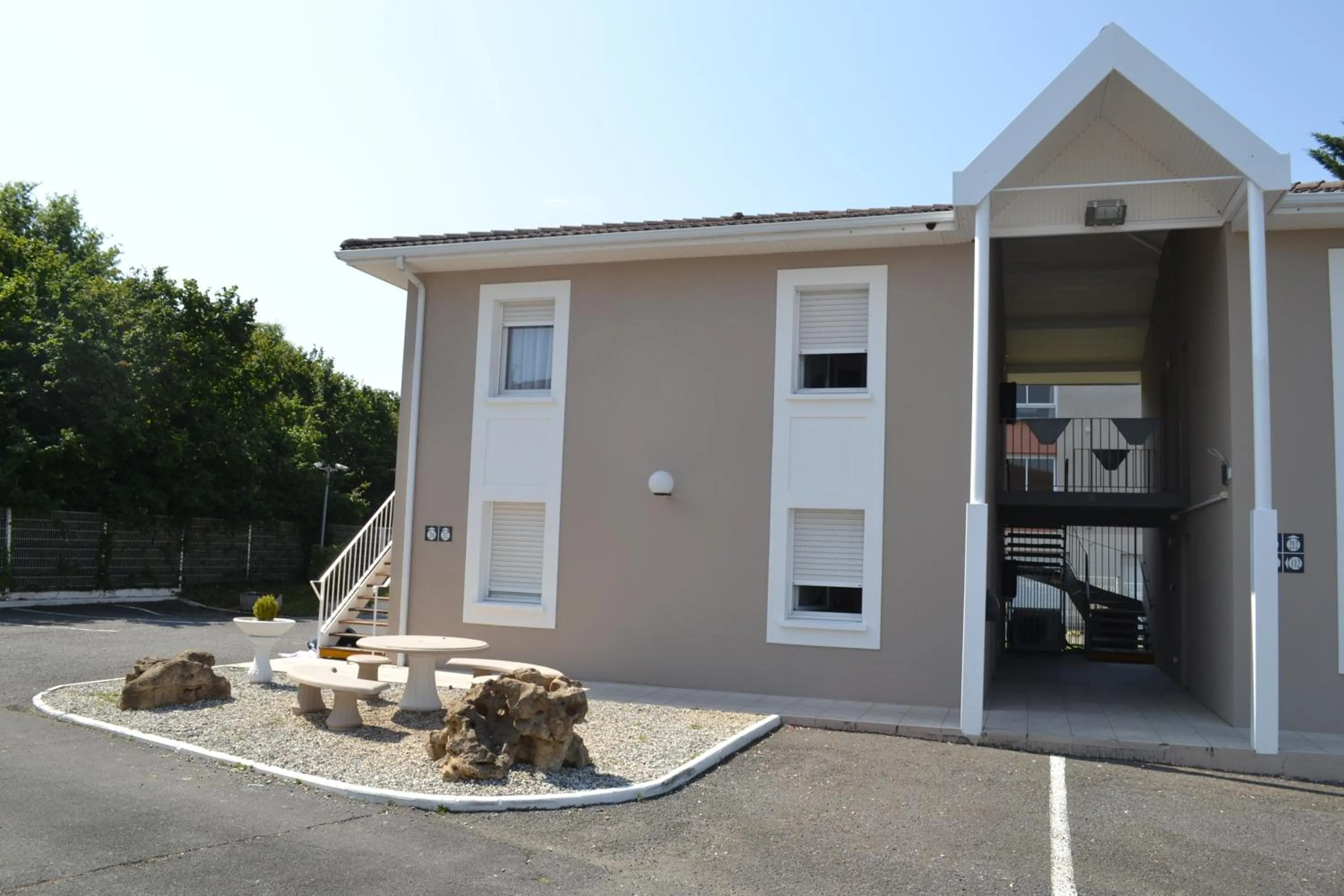 Property building in Hôtel Formules Club 2