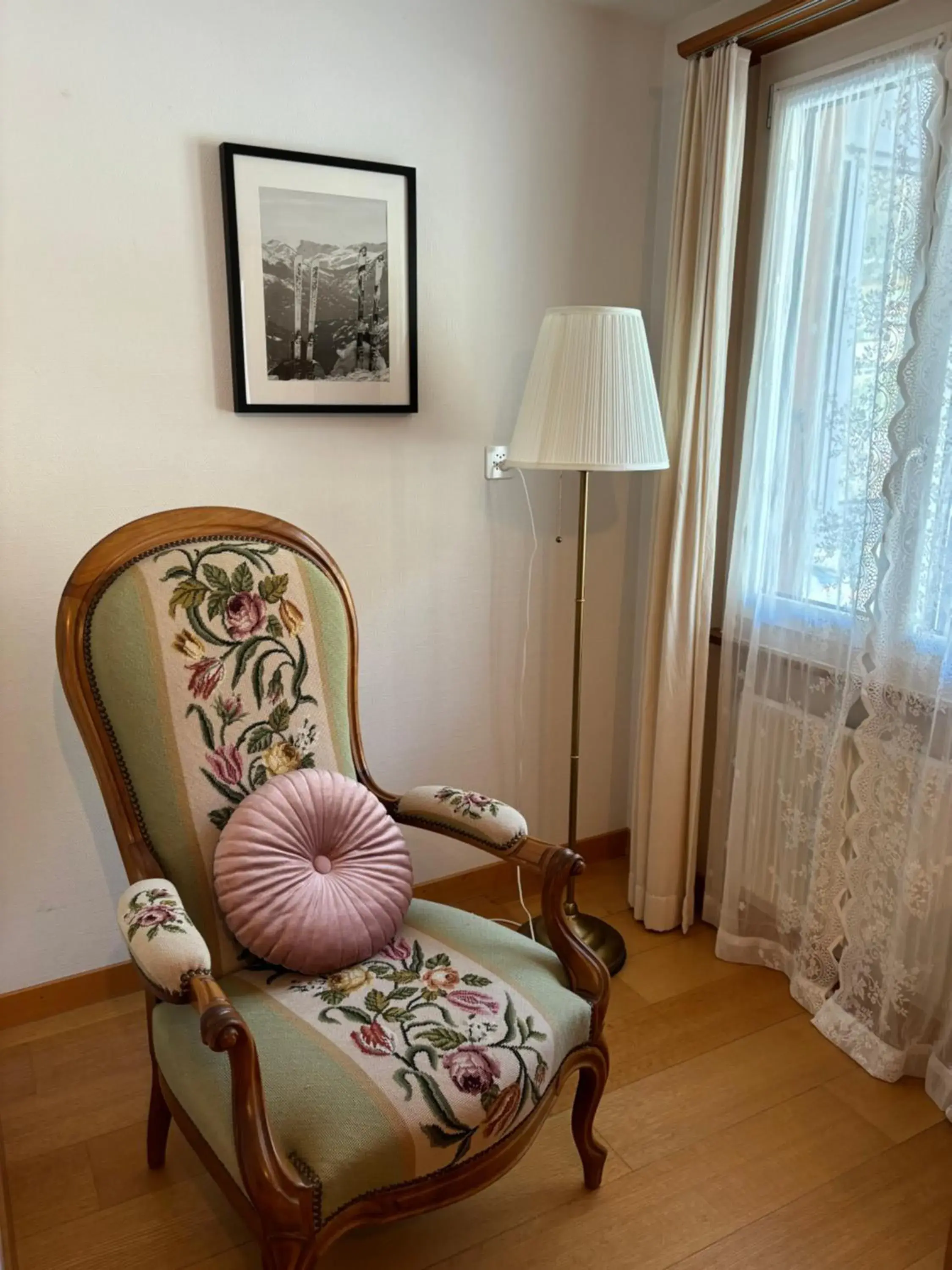 Double Room Mountain View in Alpina Boutique Hotel Interlaken - Ringgenberg - Adults only ! Double Room Mountain View in Alpina Boutique Hotel Interlaken - Ringgenberg - Adults only !