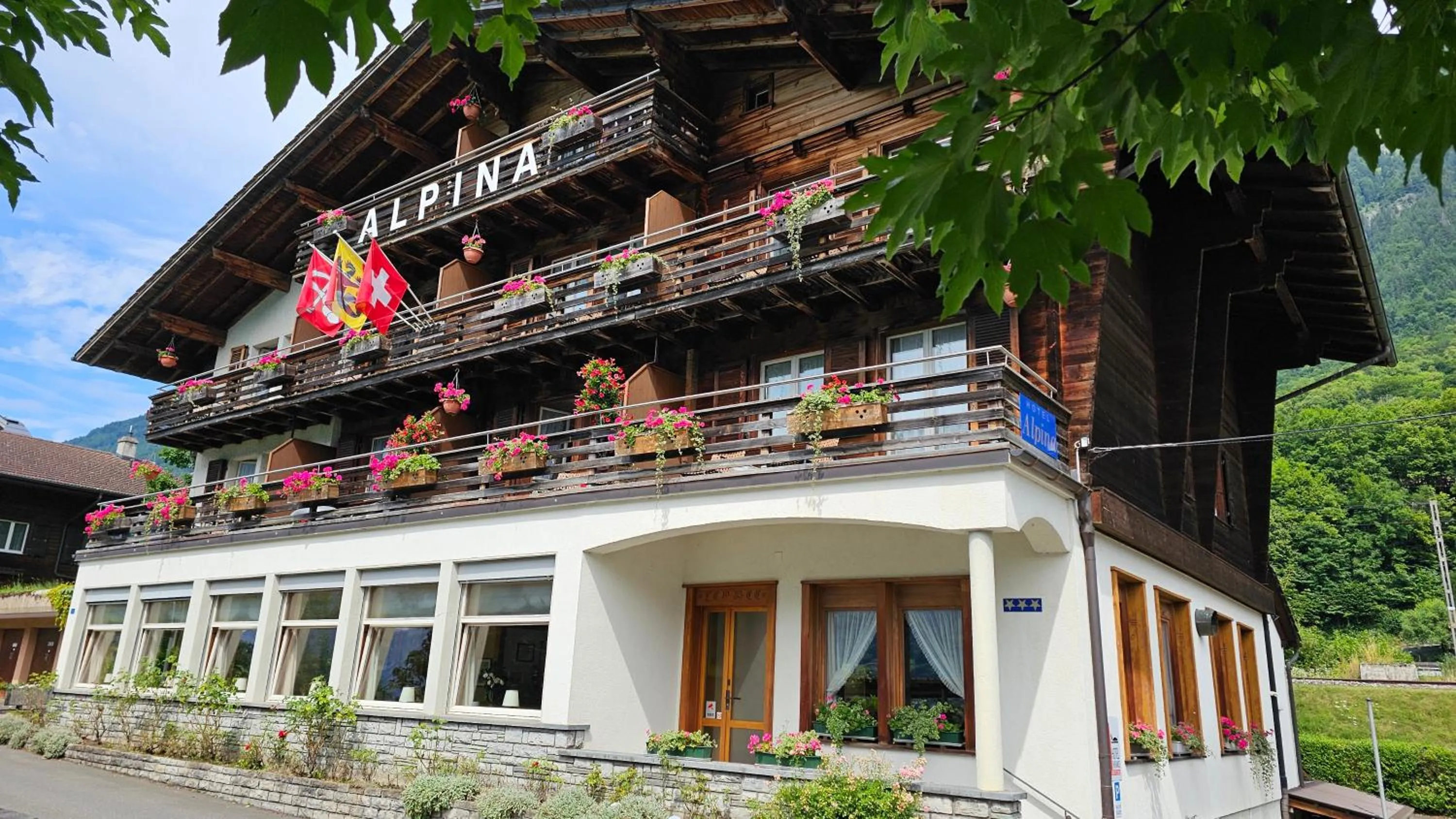 Property building in Alpina Boutique Hotel Interlaken - Ringgenberg - Adults only !