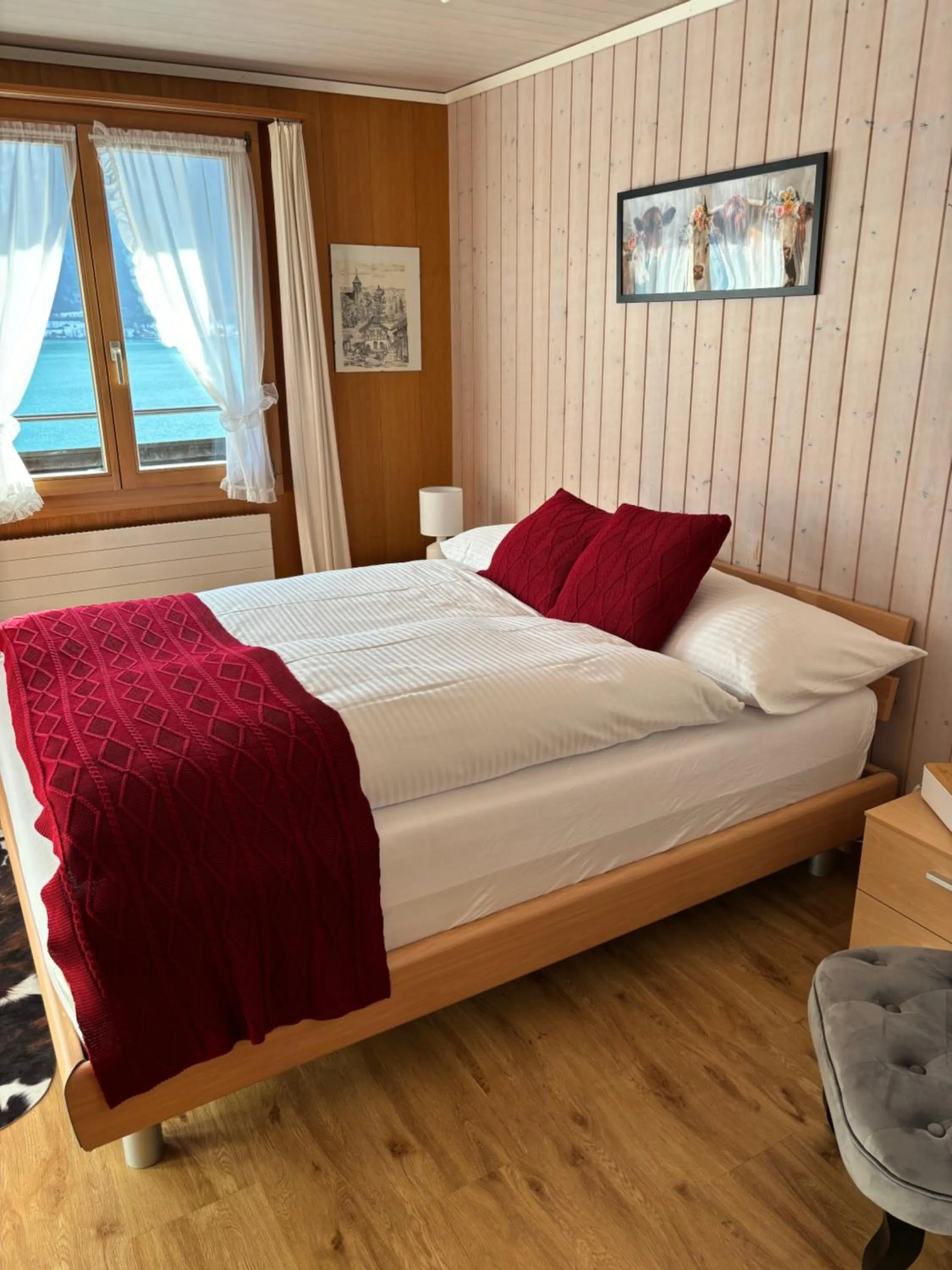 Bed in Alpina Boutique Hotel Interlaken - Ringgenberg - Adults only !