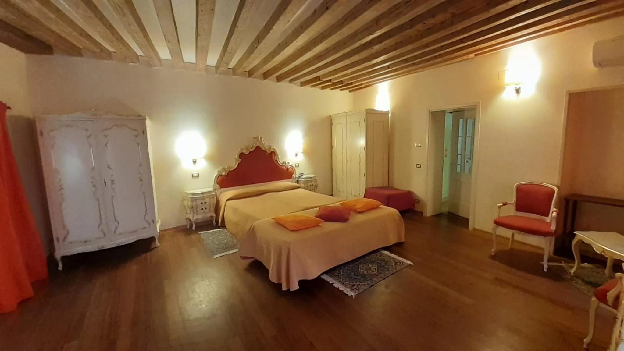 Photo of the whole room, Bed in Locanda Barbarigo