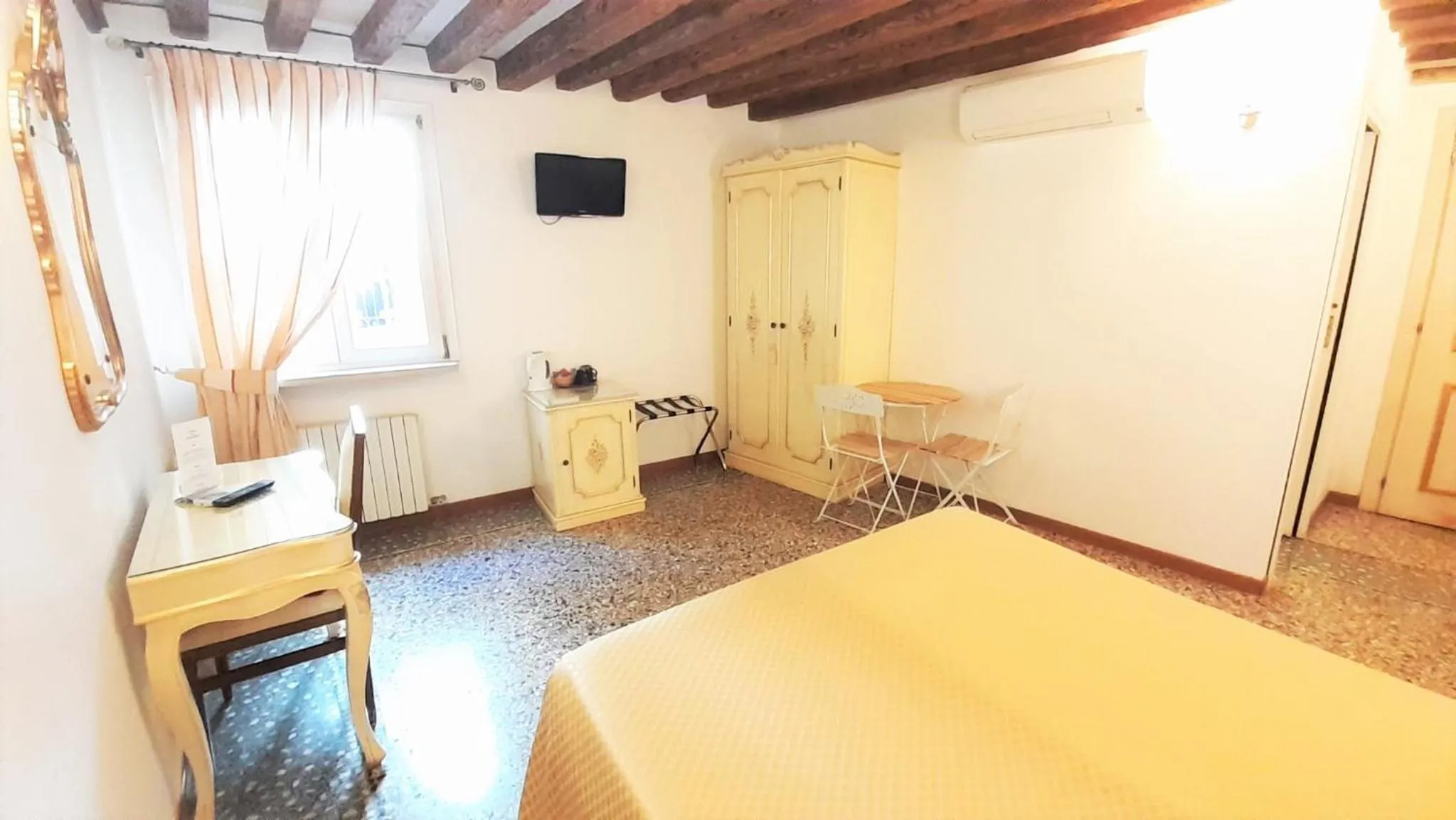 TV and multimedia, Bed in Locanda Barbarigo