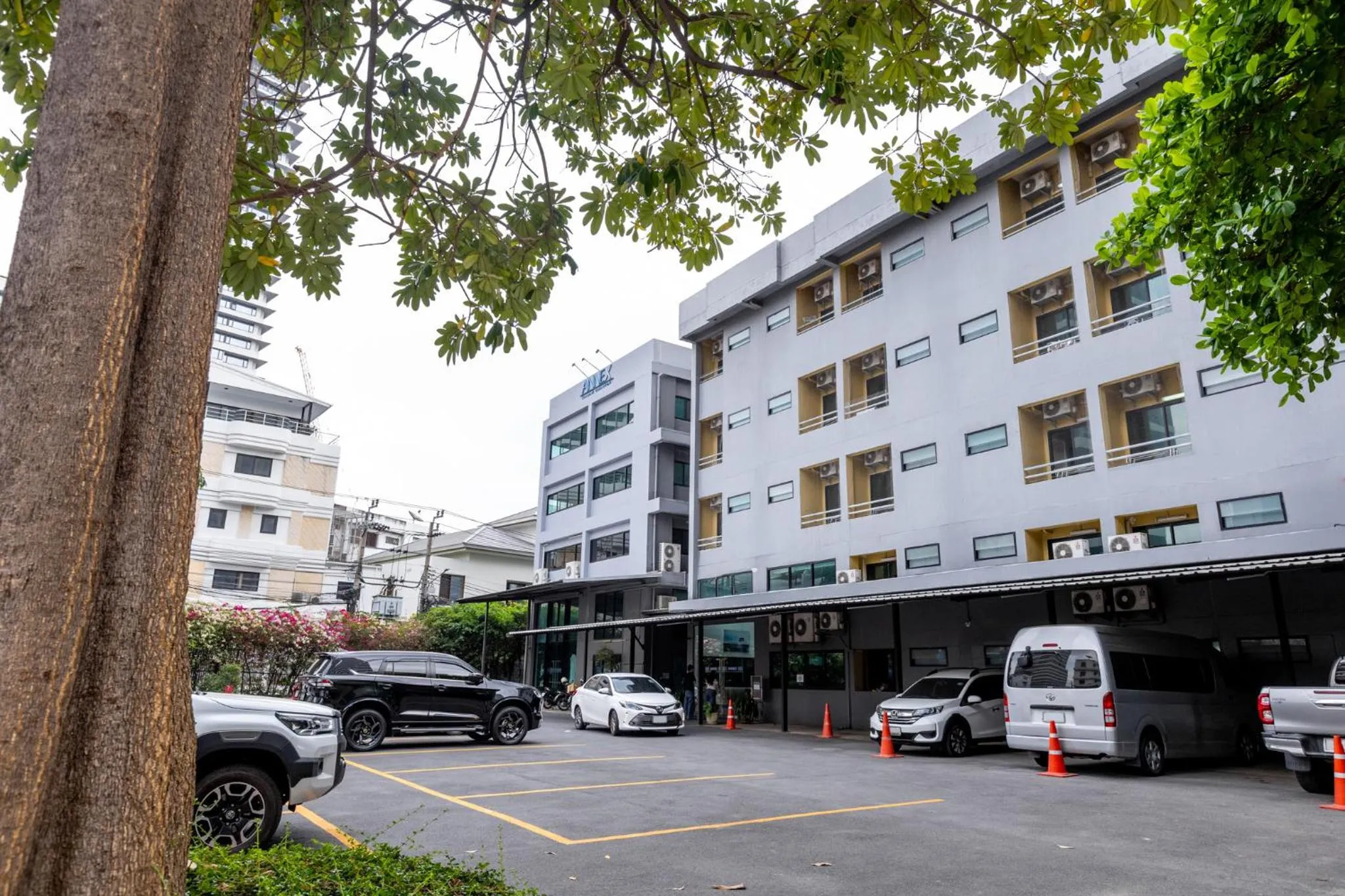 Property building in Annex Lumpini Bangkok