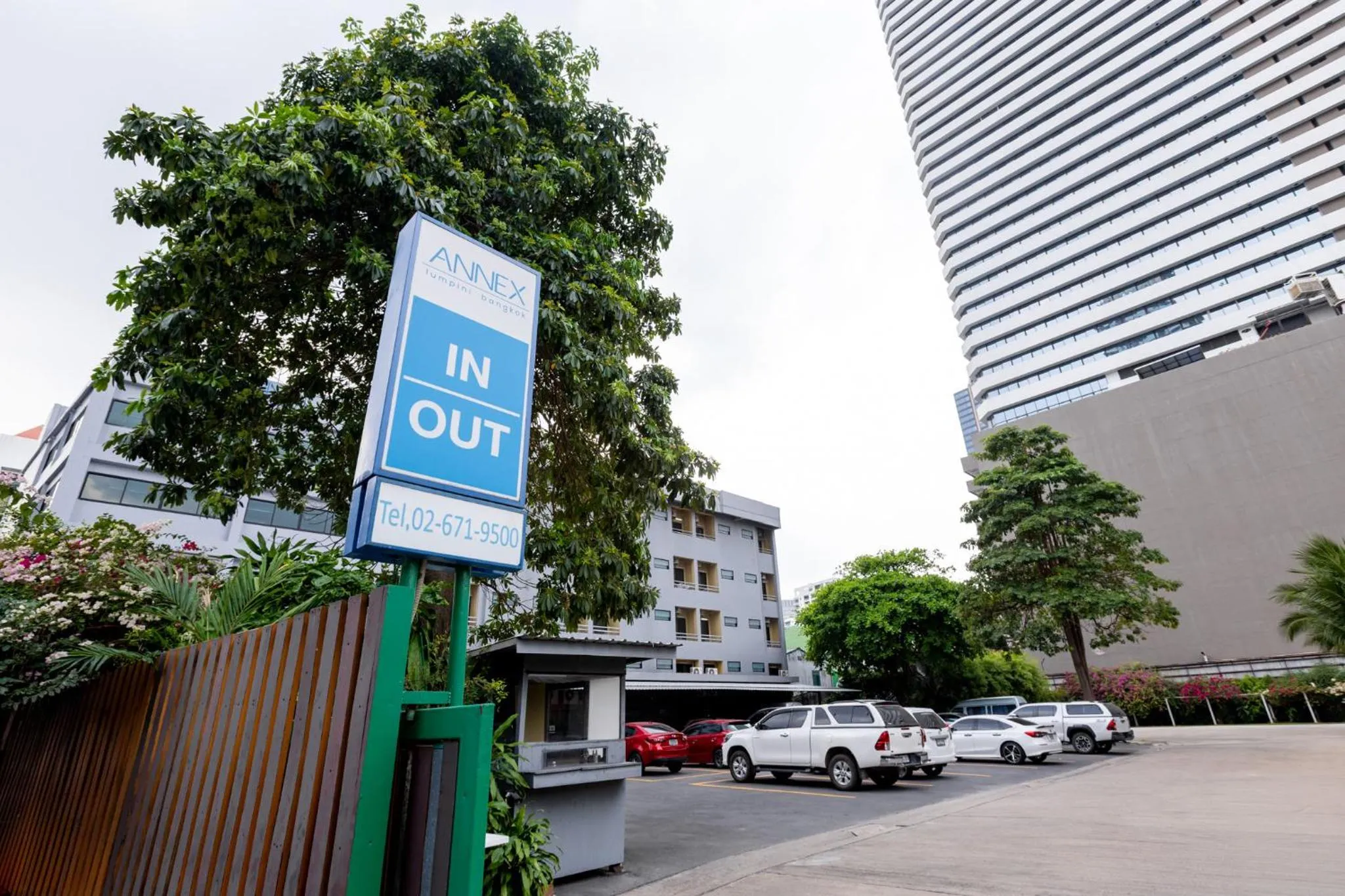 Property building in Annex Lumpini Bangkok