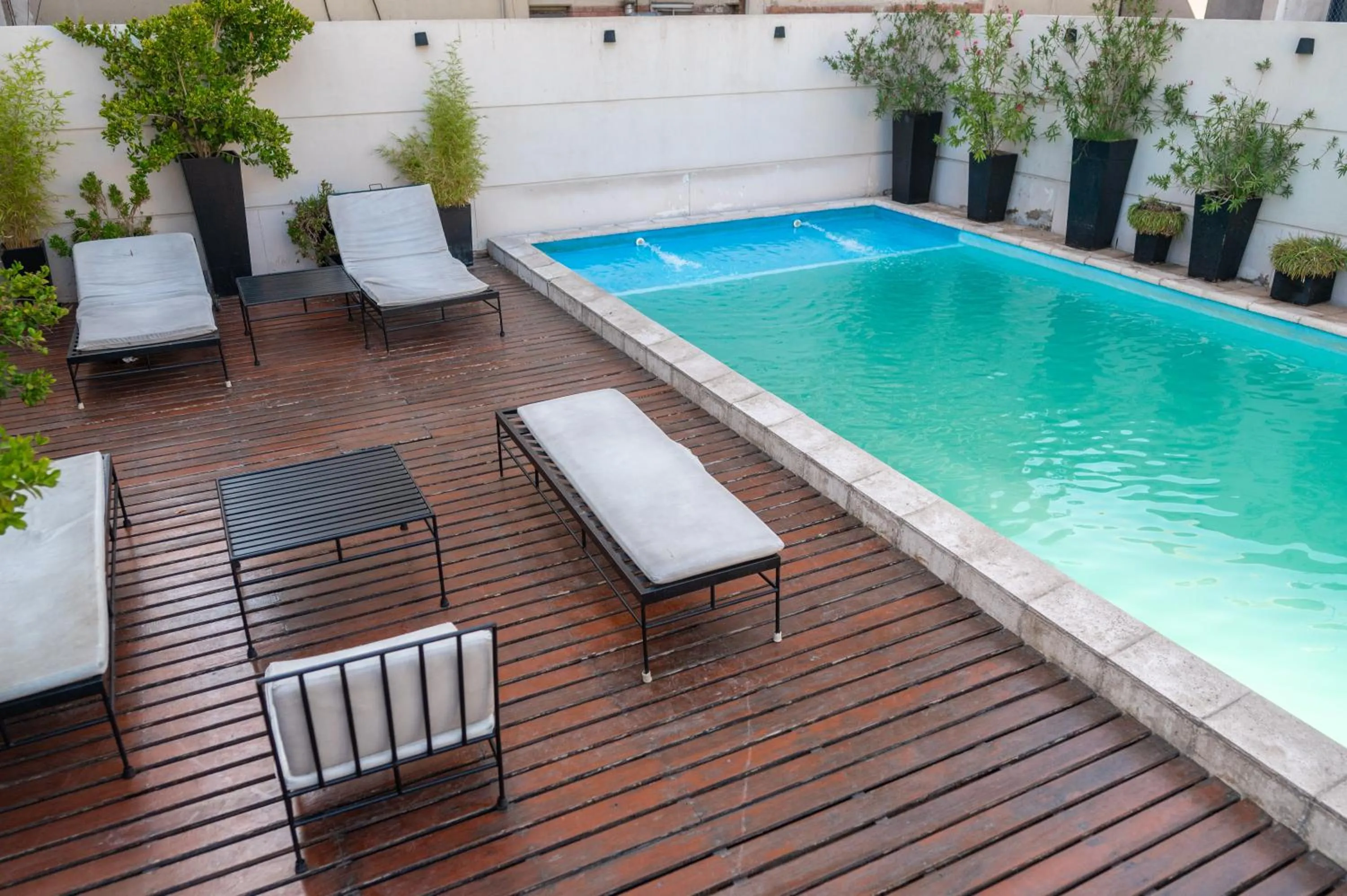 Swimming pool in Premium Tower Suites Mendoza