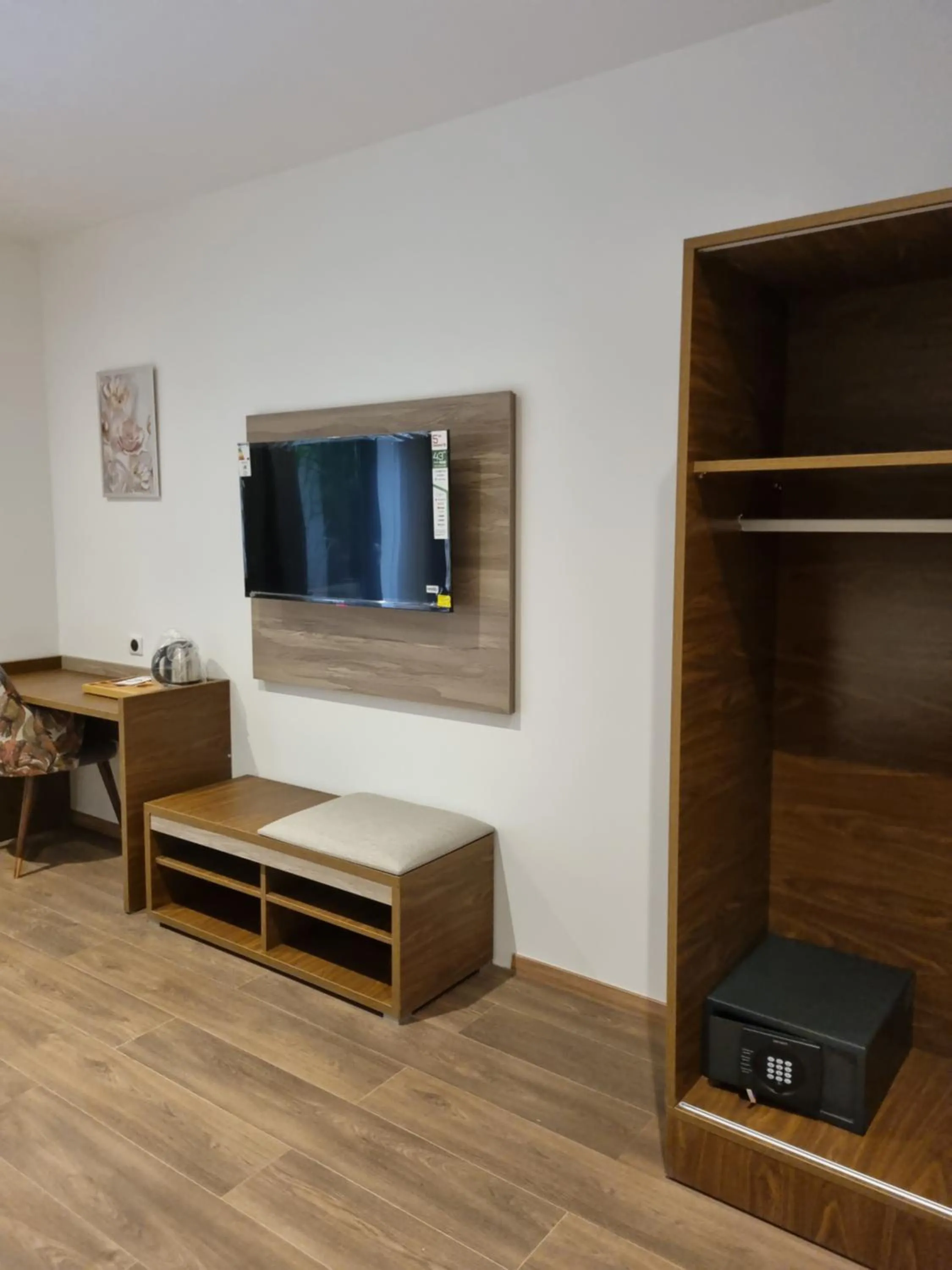 TV and multimedia in El Aziz Inn