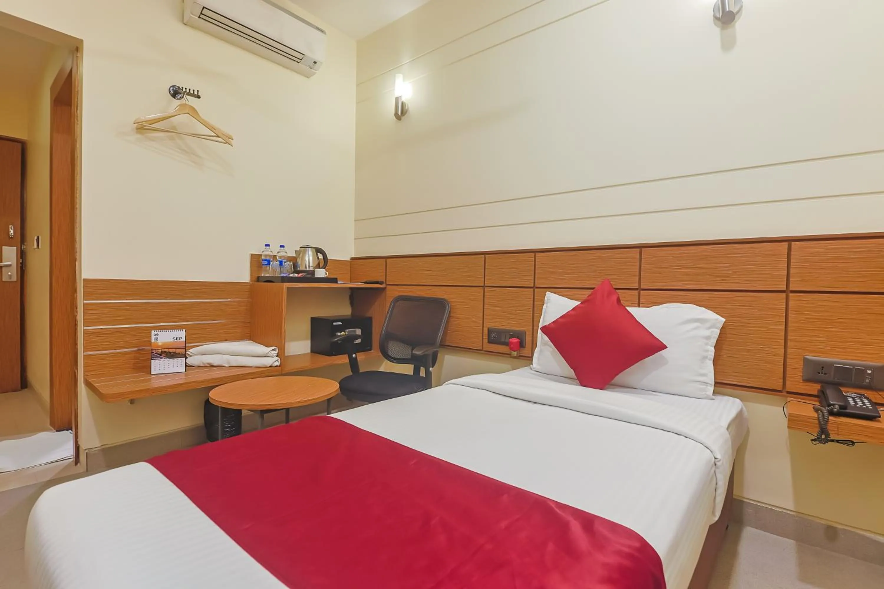 Bedroom, Bed in Max Hotels Prayagraj
